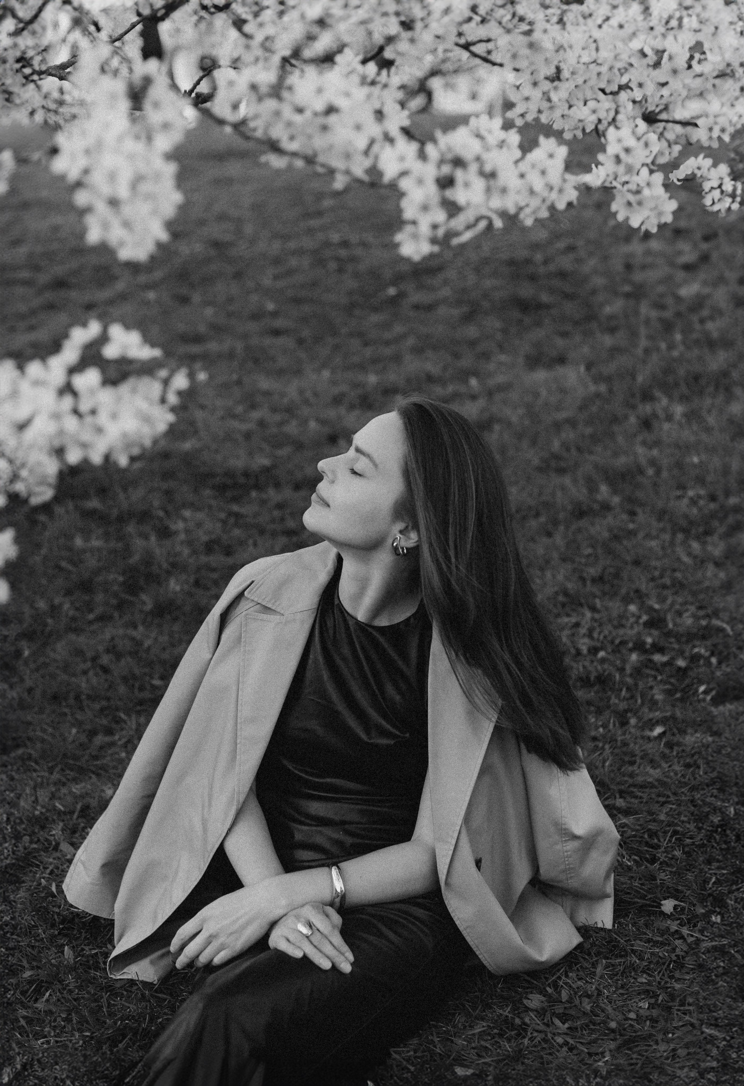 Прогулка Ольги в сакуре. Family photographer in Vilnuis Svetlana Naumova