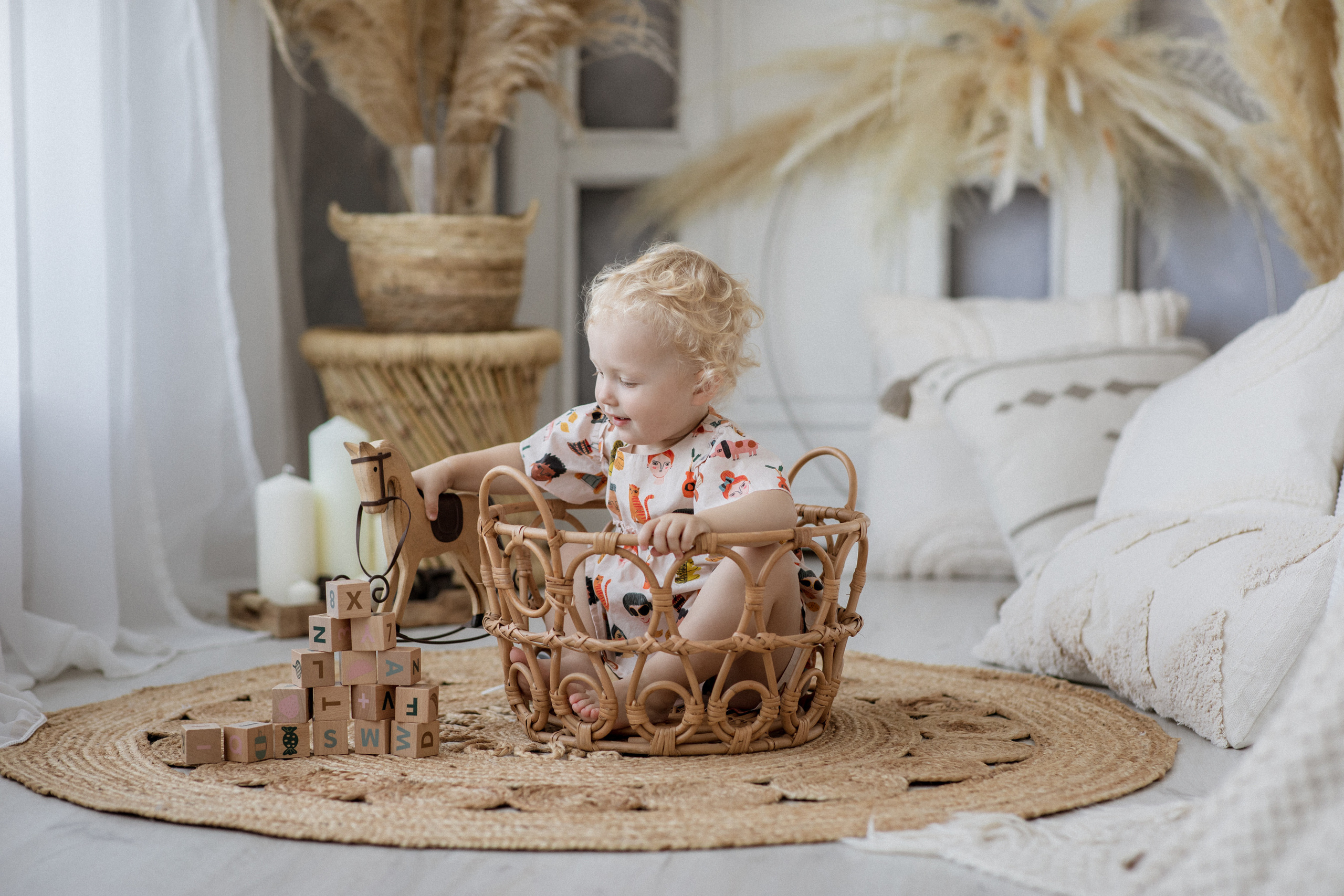 Kinder Shooting im Fotostudio – Natürliche Kinderfotos im Boho Stil. Hochzeitsfotografin in Gütersloh | Authentische Hochzeitsreportagen | TK Photographie