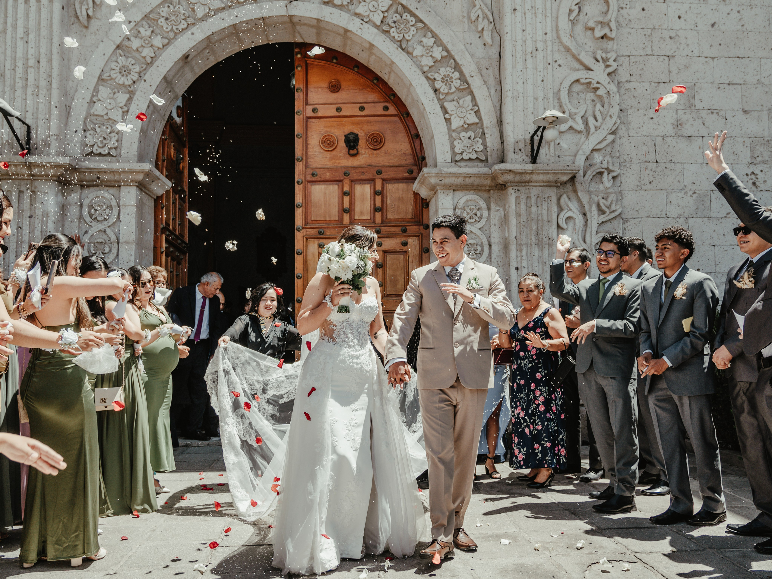 CARLA Y MARIO BODA RELIGIOSA. Studio KVTA | Fotografía y Video de Bodas en Arequipa
