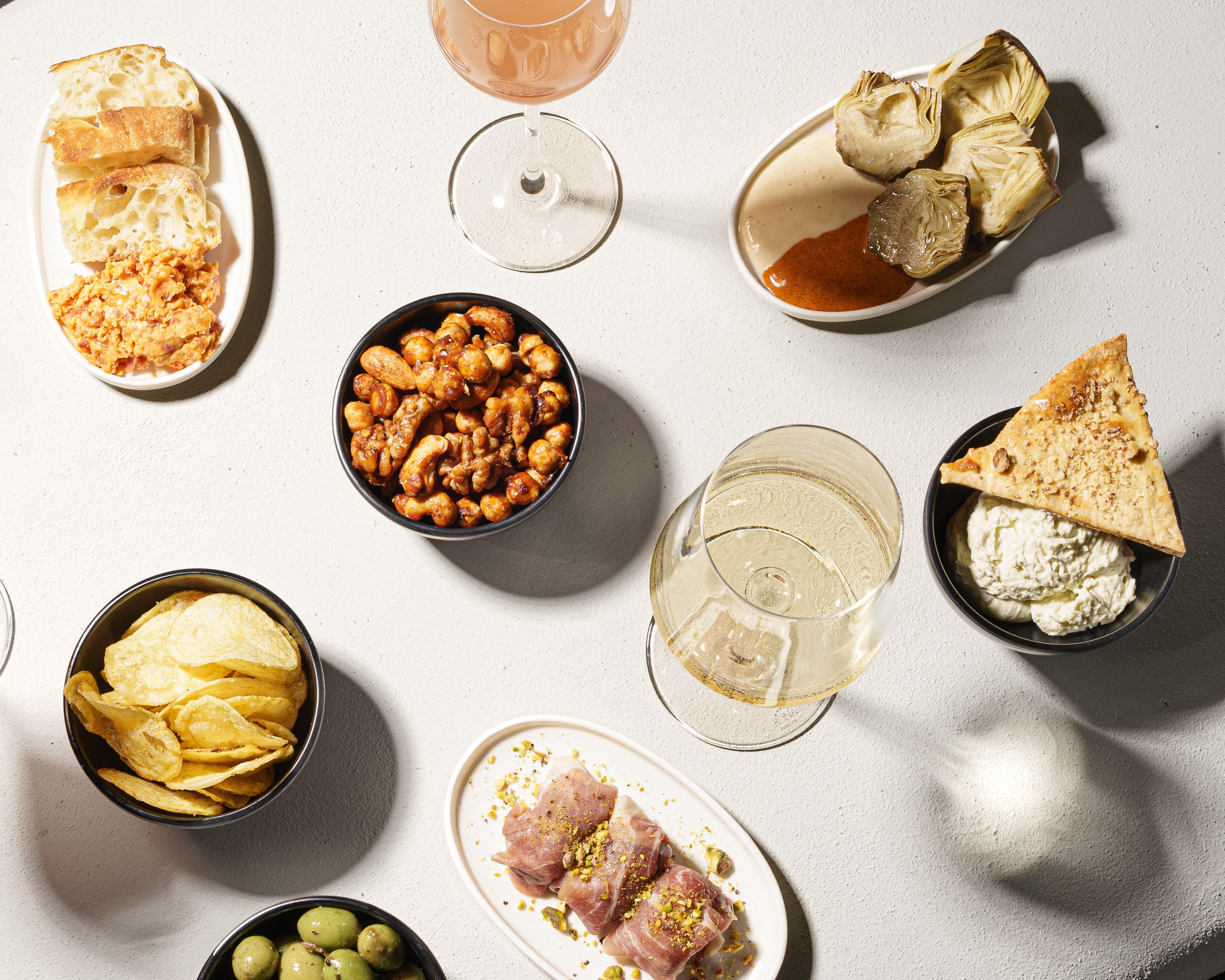 EFSY | Coffee & Cocktail Bar | Prague