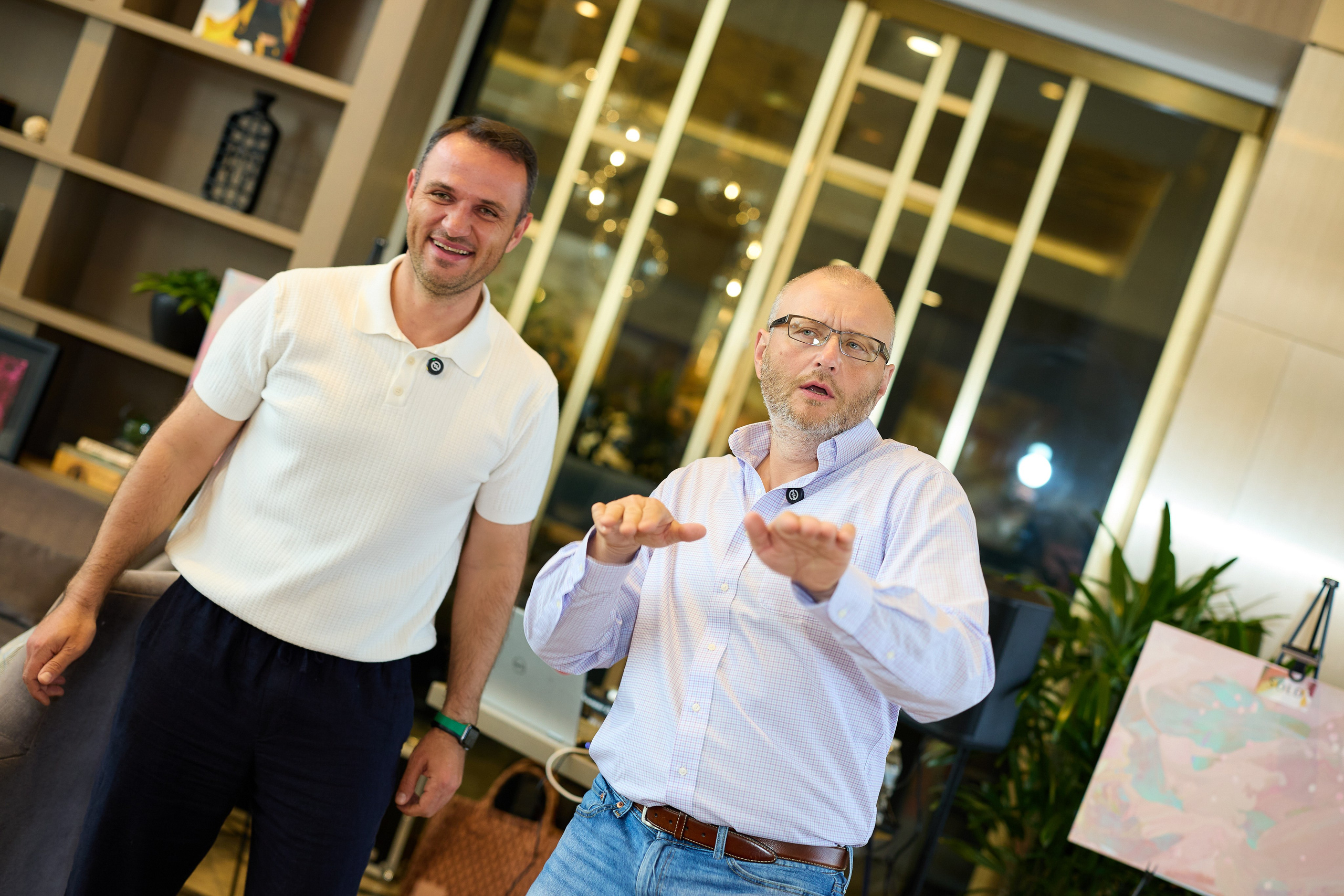 Авторская благотворительная художественная выставка Дианы Бортник. Фотограф Юлия Маковеева