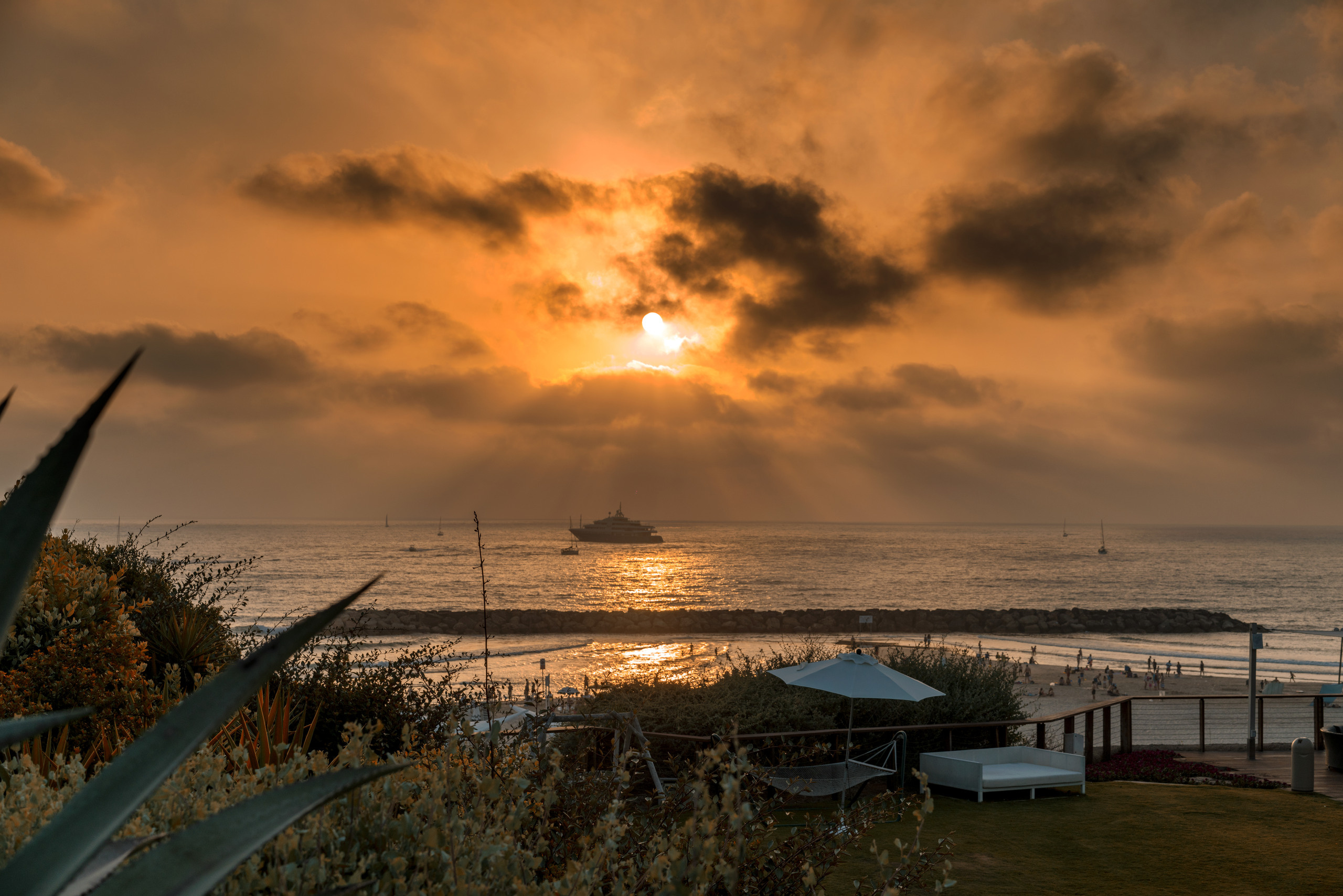 Travel. Fakepublish — media production specializing in photography of beauty,