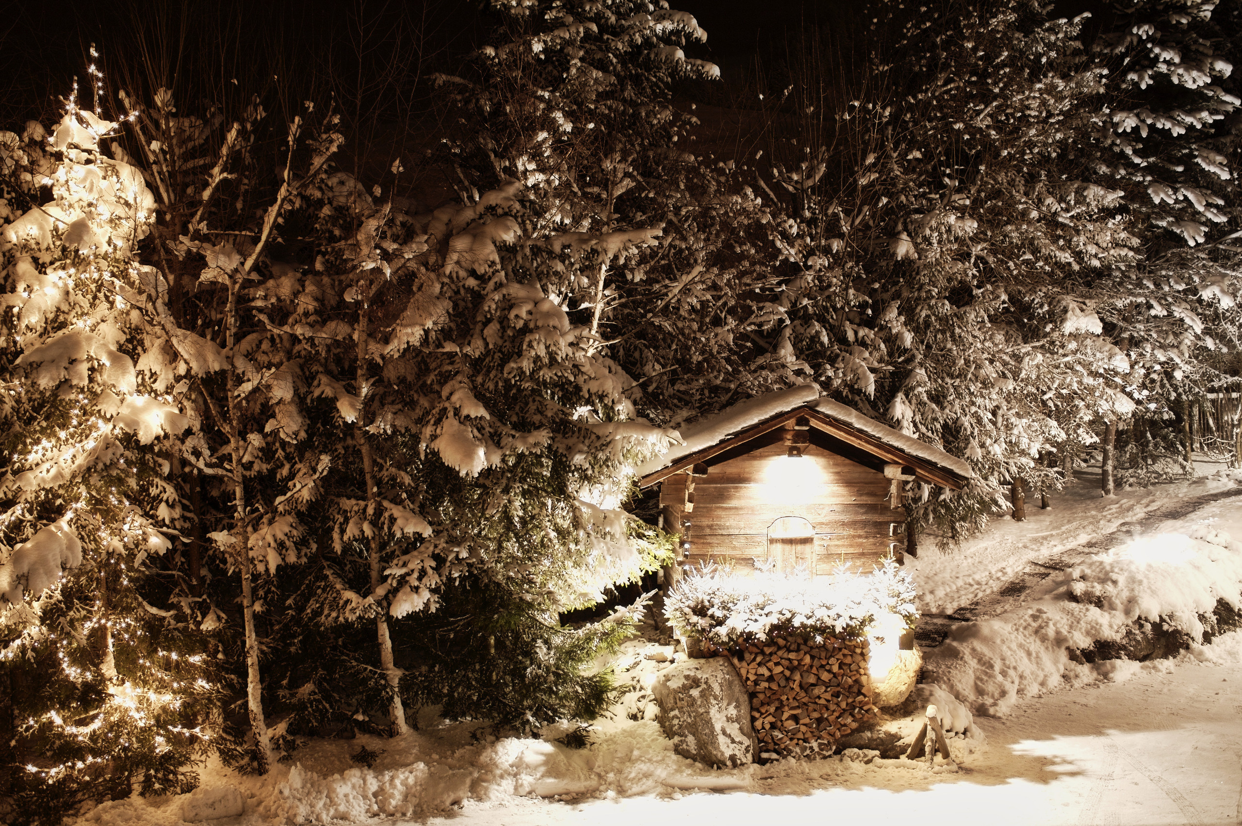 Travel. Fakepublish — media production specializing in photography of beauty,