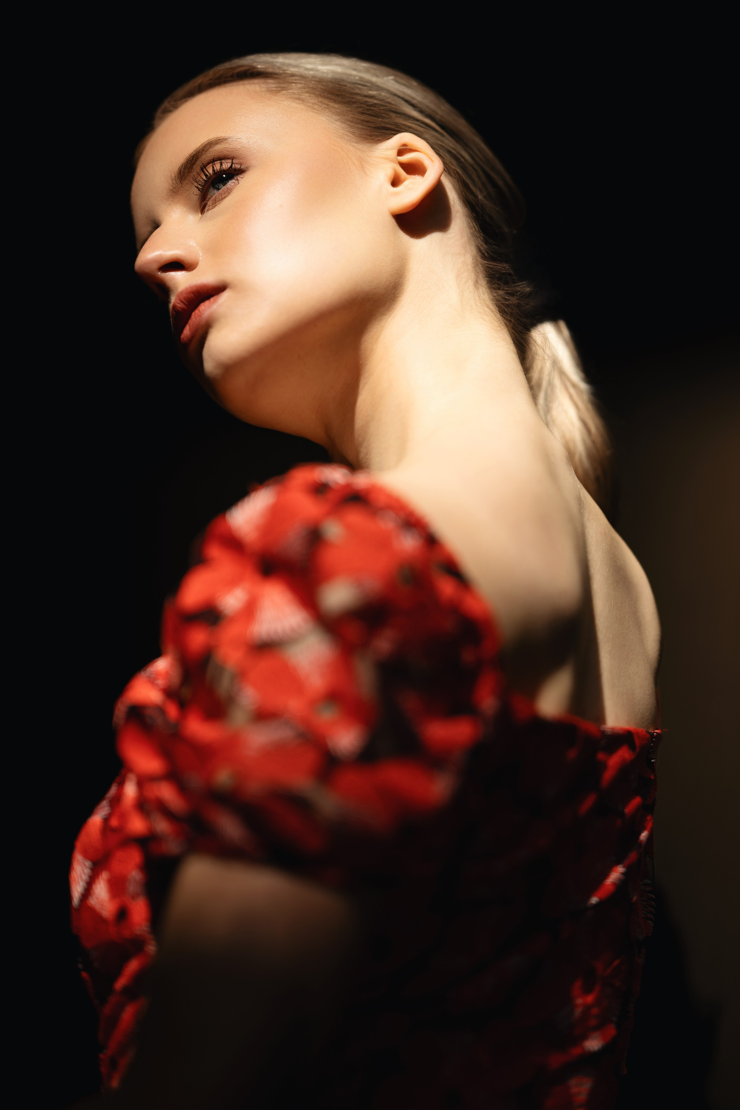 Portrait Photography in London Studio – A professional portrait taken in a studio setting in London, showcasing a subject’s natural expression and personality.