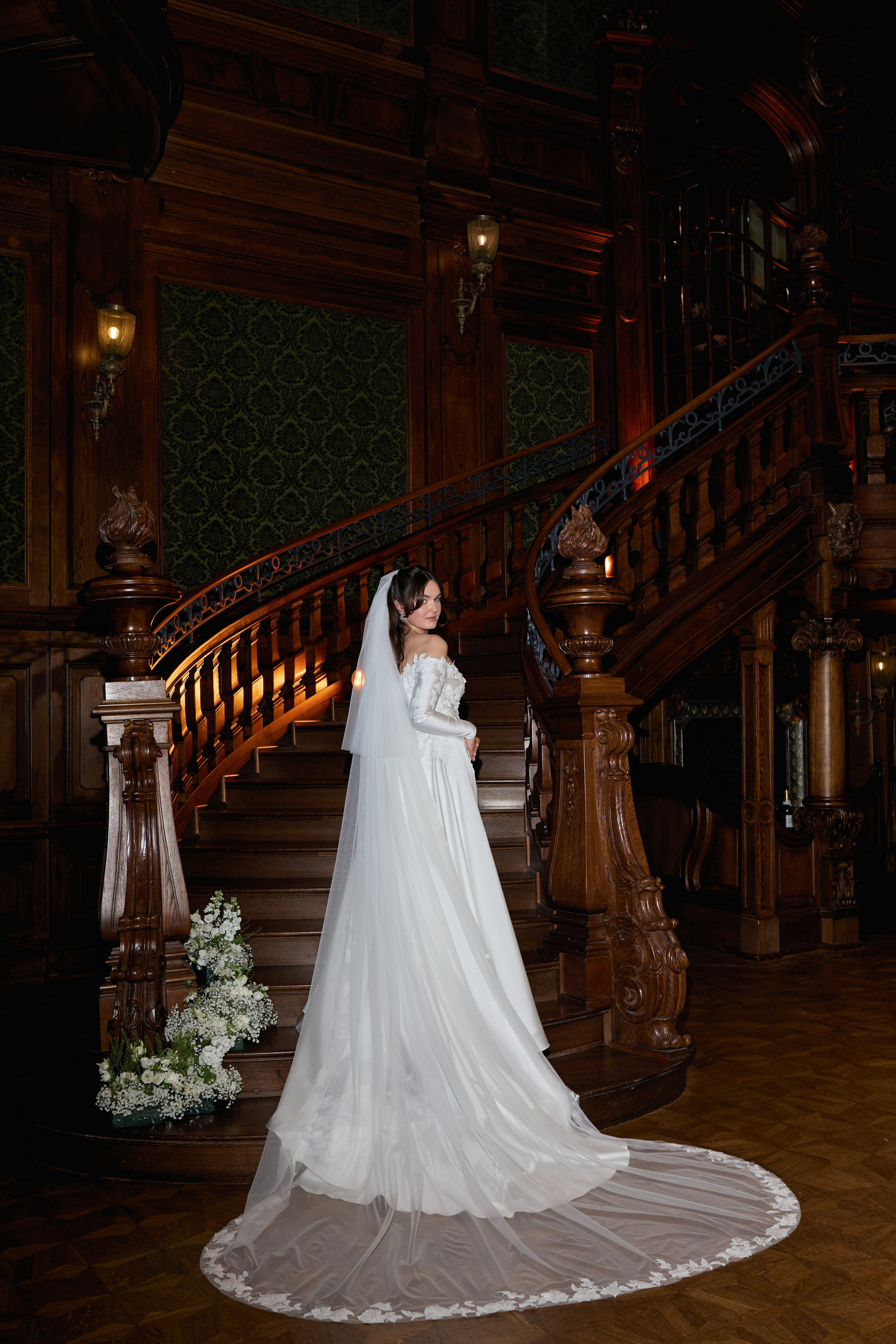 Wiktoria & Kacper. Pałac Goetz. Fotograf ślubny i rodzinny w Krakowie Yana Klymova