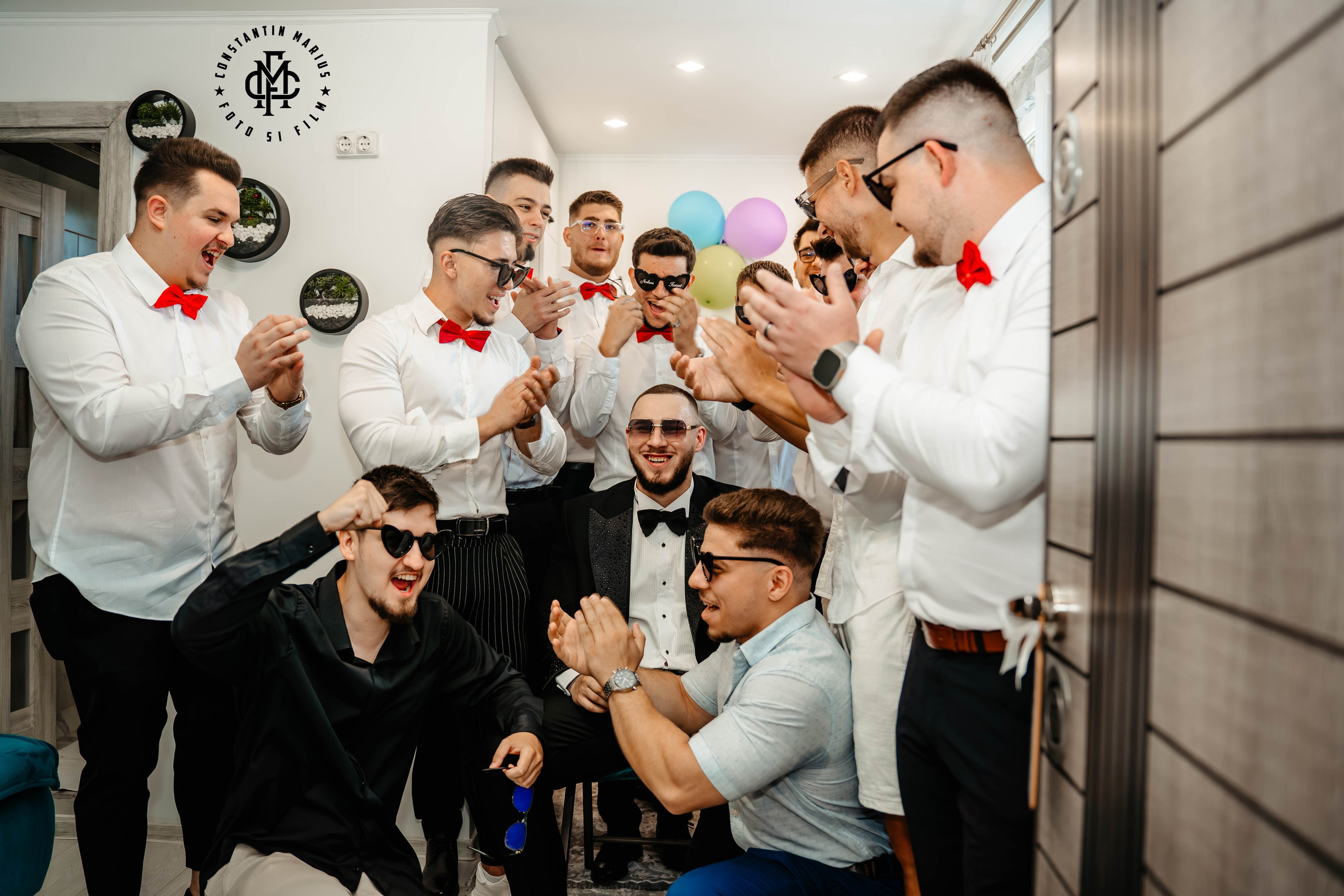 WEDDING PHOTOGRAPHY. DESPRE NOI