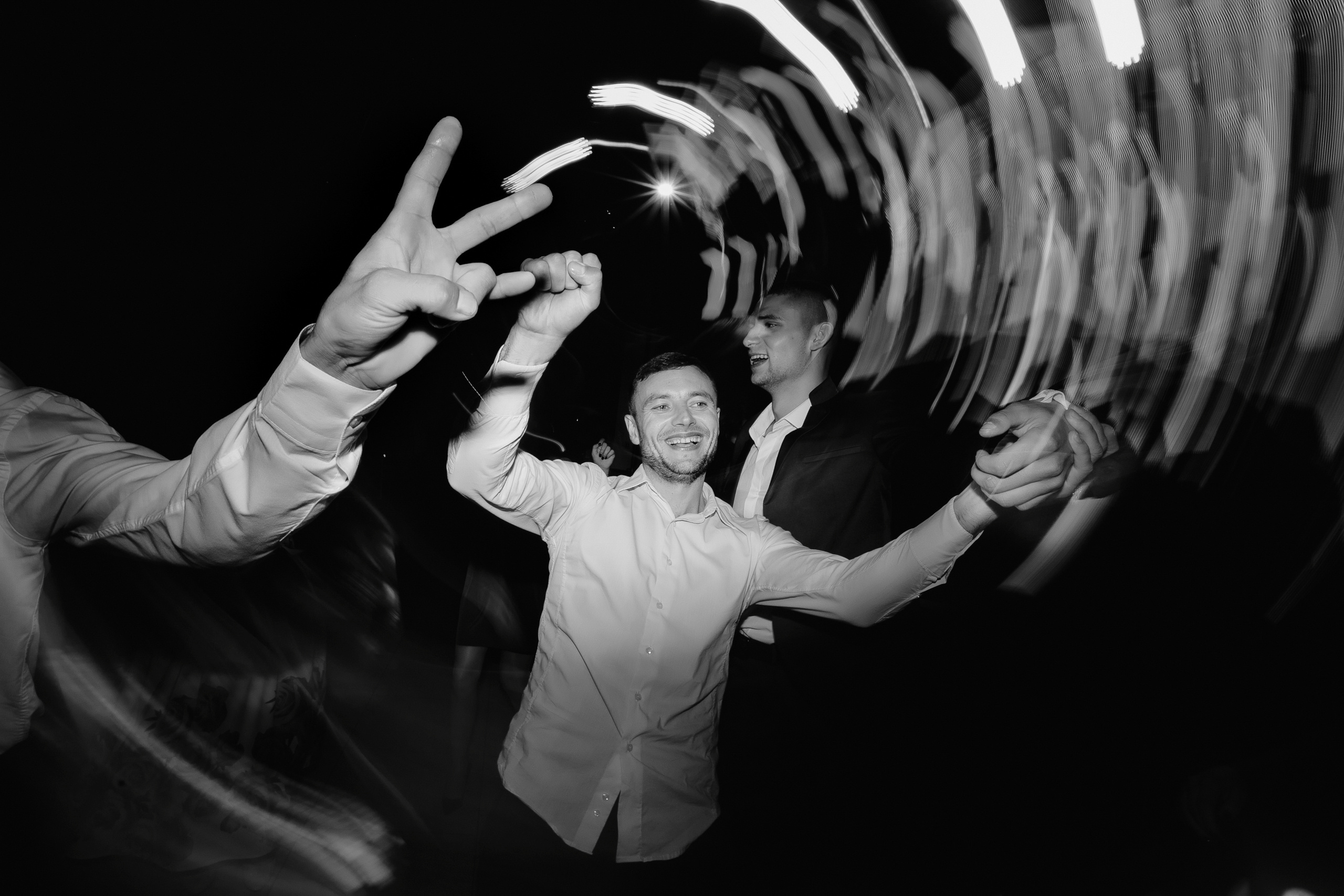 Despre noi și emoții -Moldova-. Servicii Foto Video în Chișinău și Europa ID-Brothers