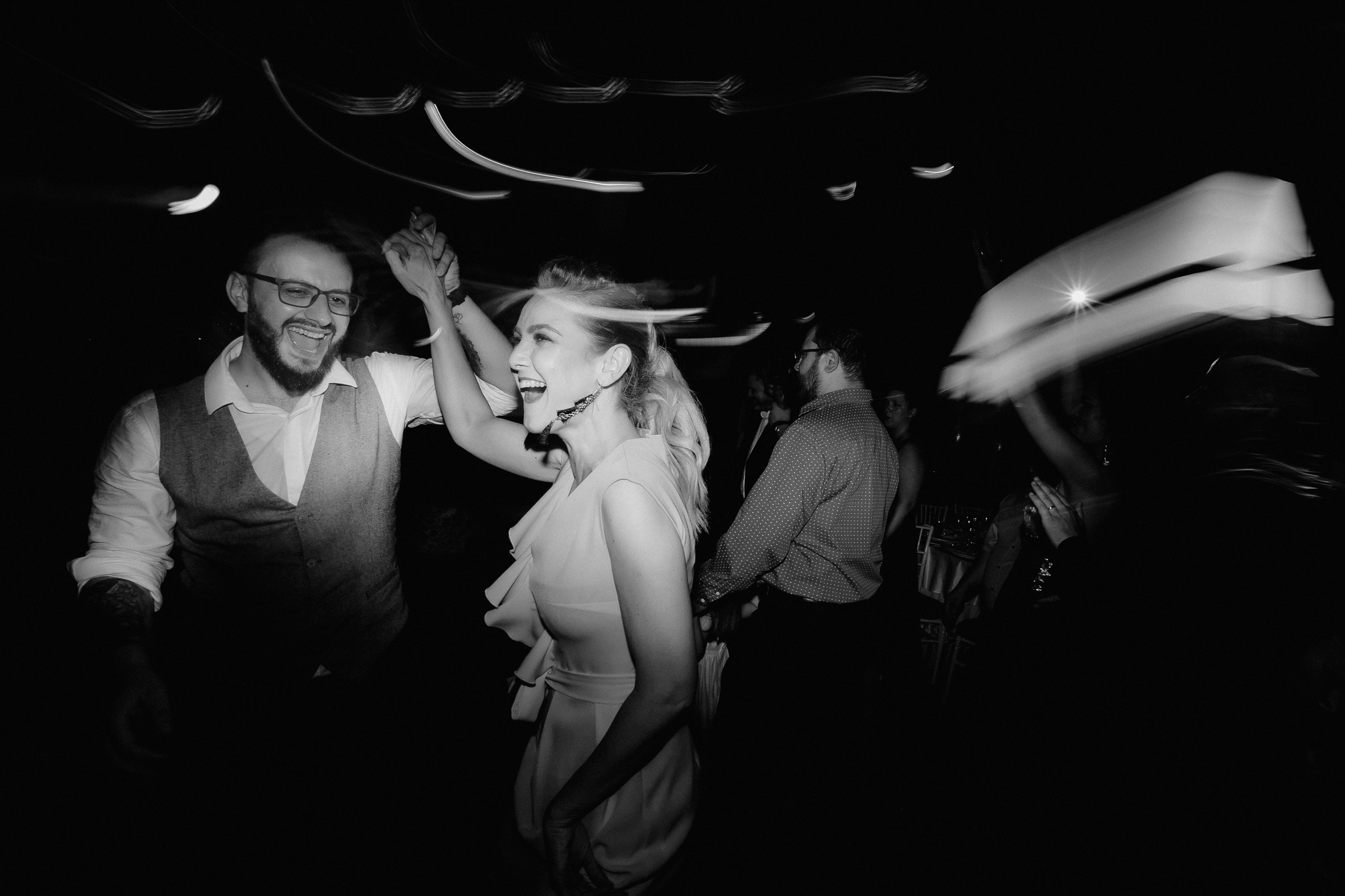 Unda iubirii  -Romania-. Servicii Foto Video în Chișinău și Europa ID-Brothers