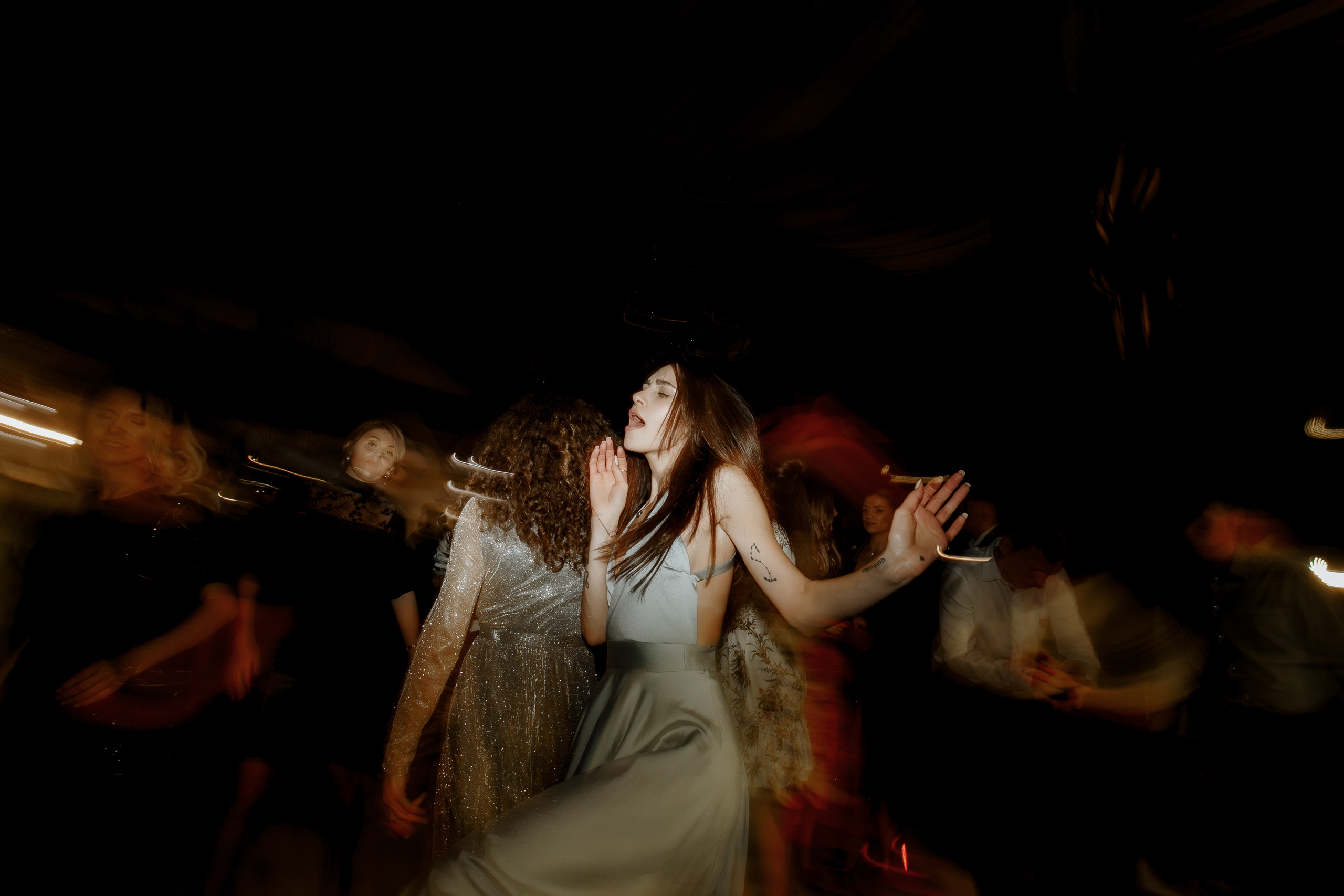 Despre noi și emoții -Moldova-. Servicii Foto Video în Chișinău și Europa ID-Brothers