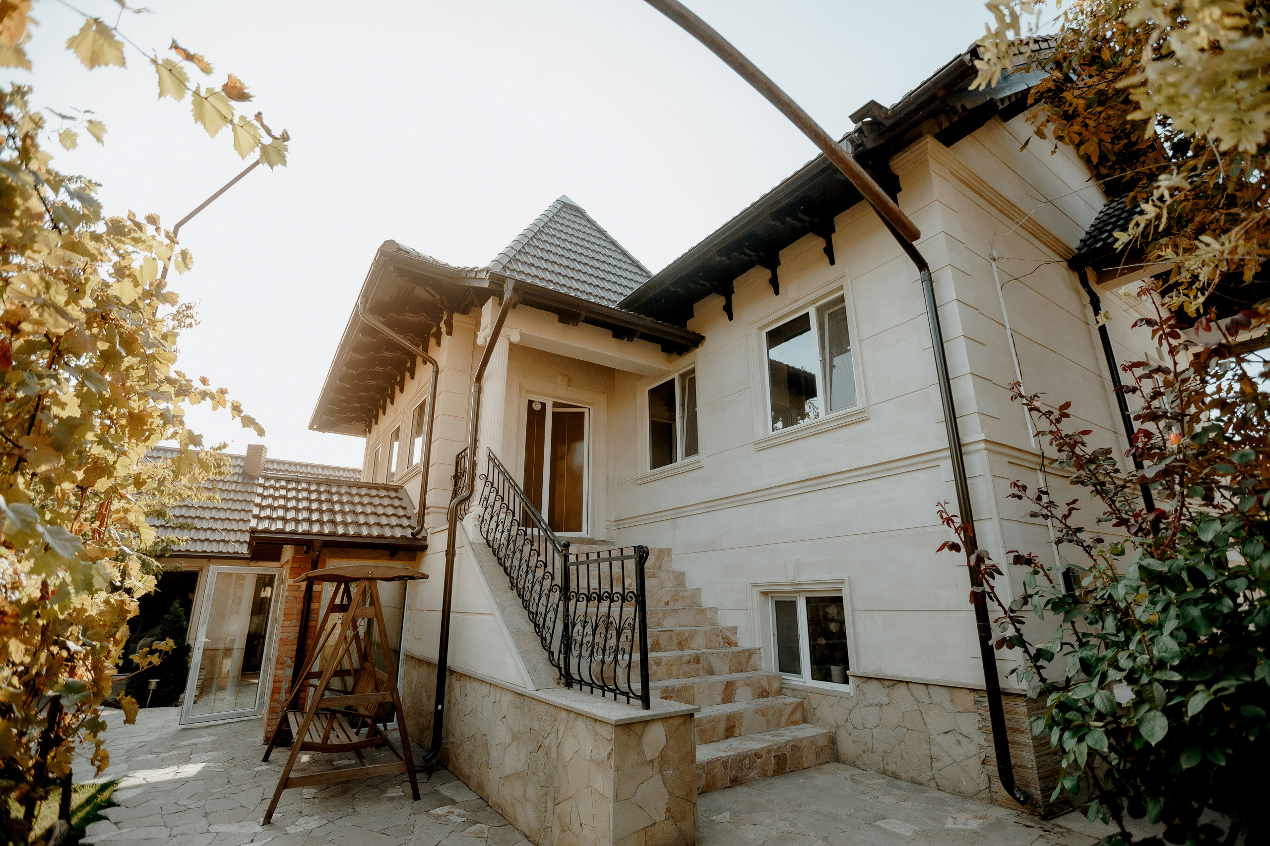 Despre noi și emoții -Moldova-. Servicii Foto Video în Chișinău și Europa ID-Brothers