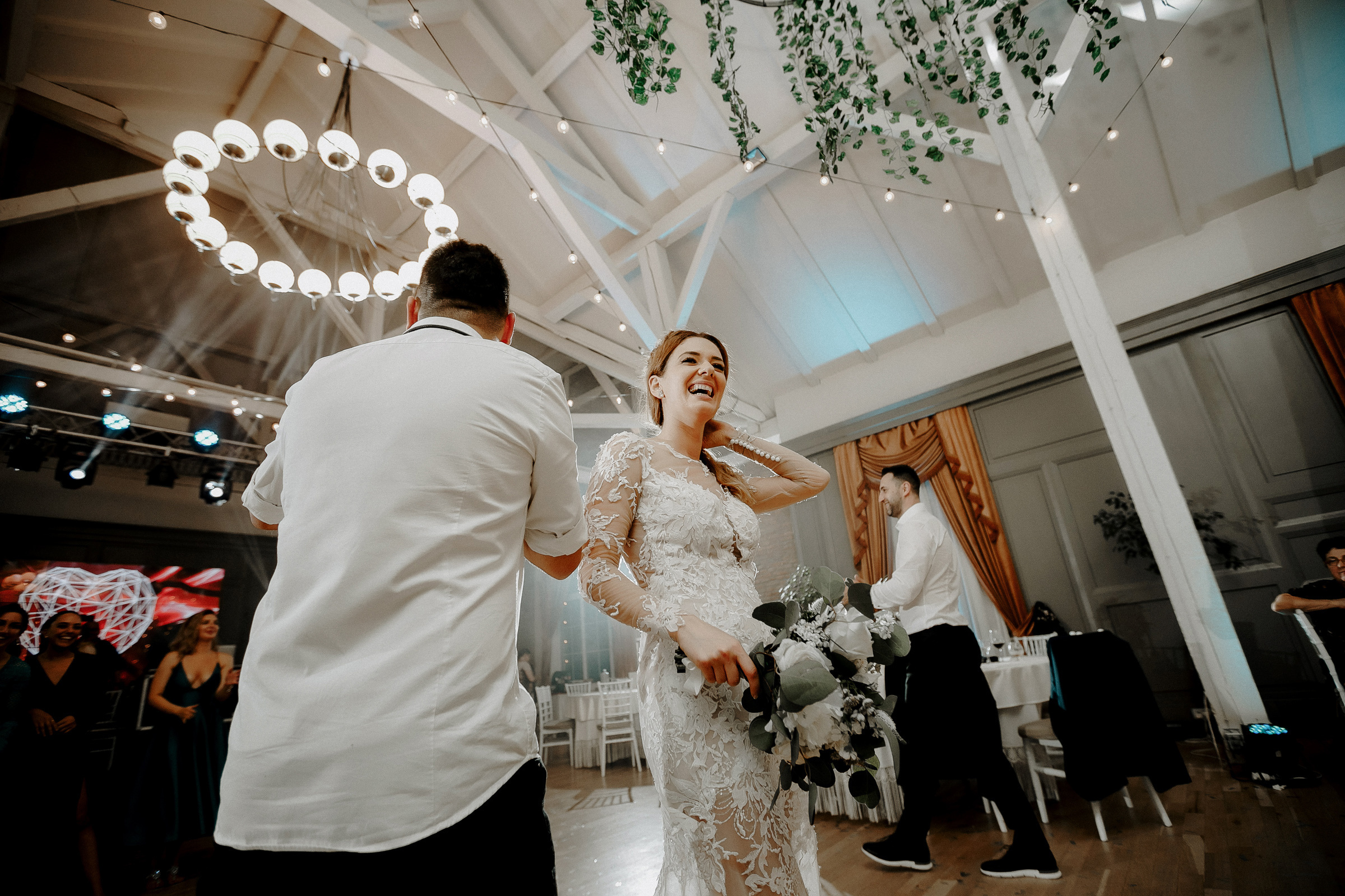 Unda iubirii  -Romania-. Servicii Foto Video în Chișinău și Europa ID-Brothers