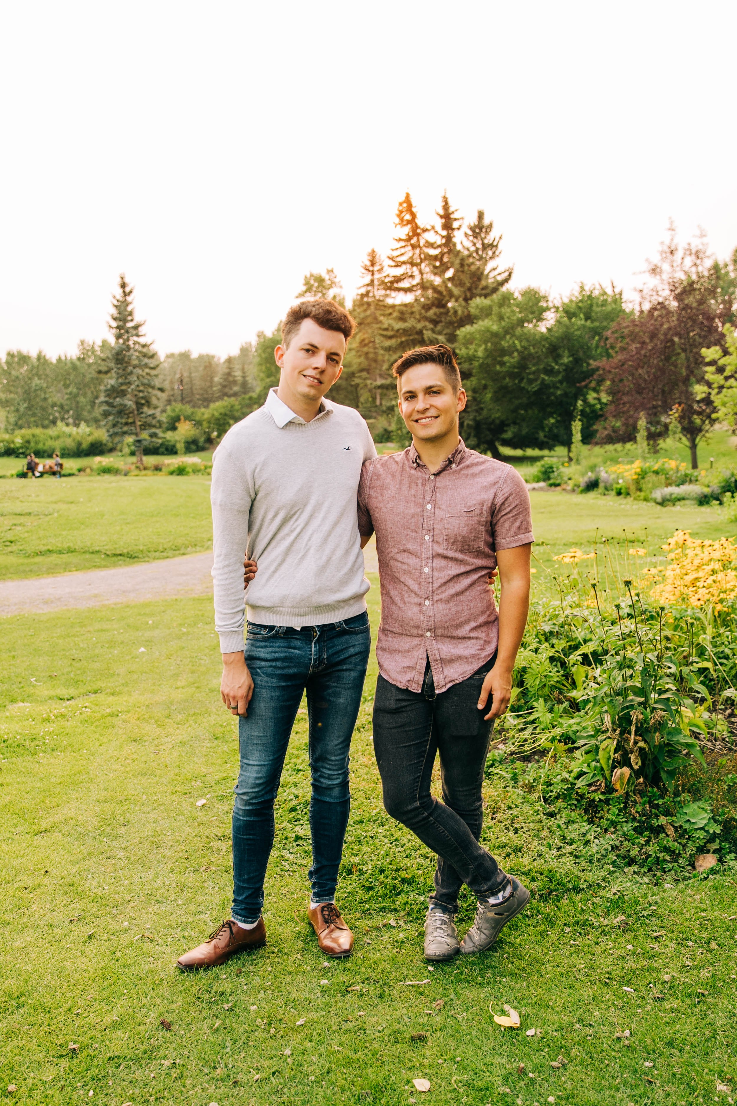 Devin & Bobby Princes Island Park. Fotografía accesible en Calgary