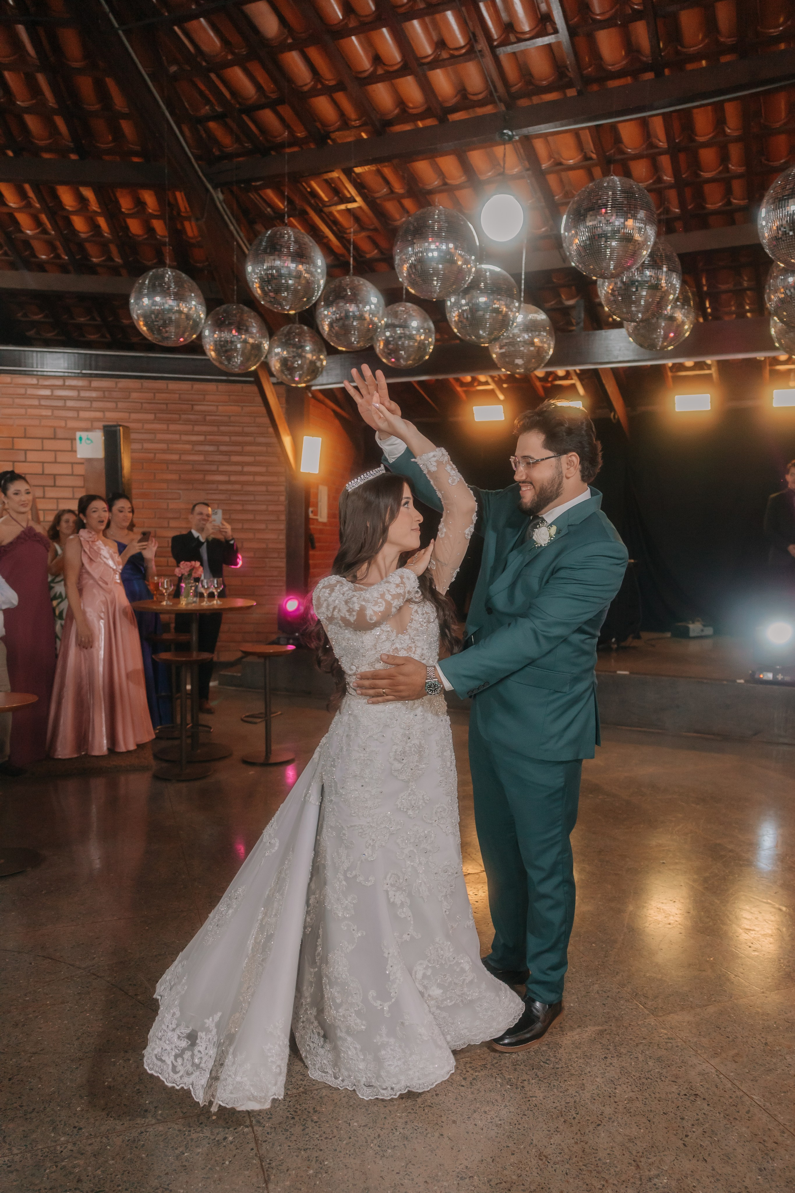 Fotógrafo de casamento em Itumbiara GO registrando momento da cerimônia