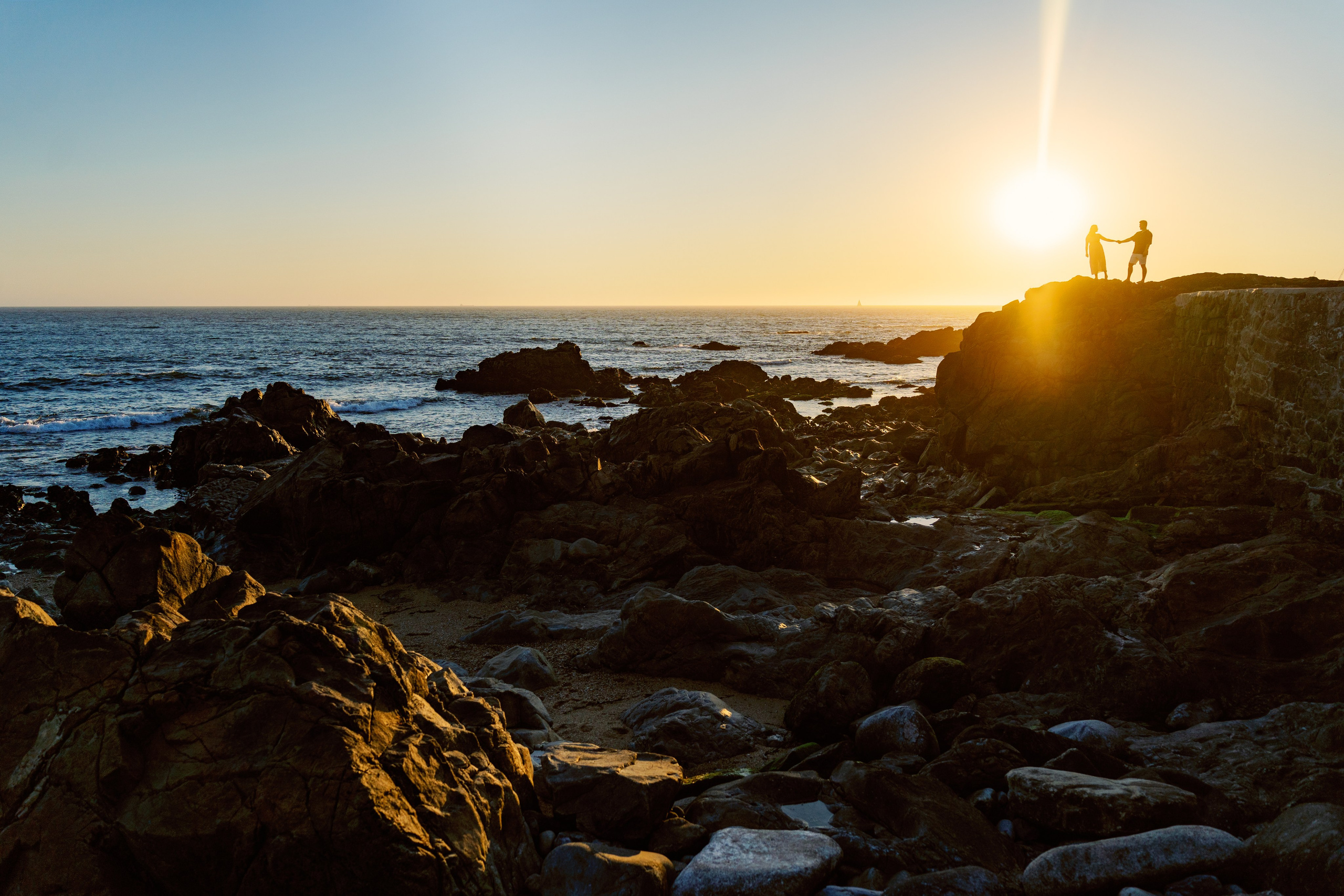 LOVE STORY ON THE BEACH. Photographer in Portugal Polina Gotovaya