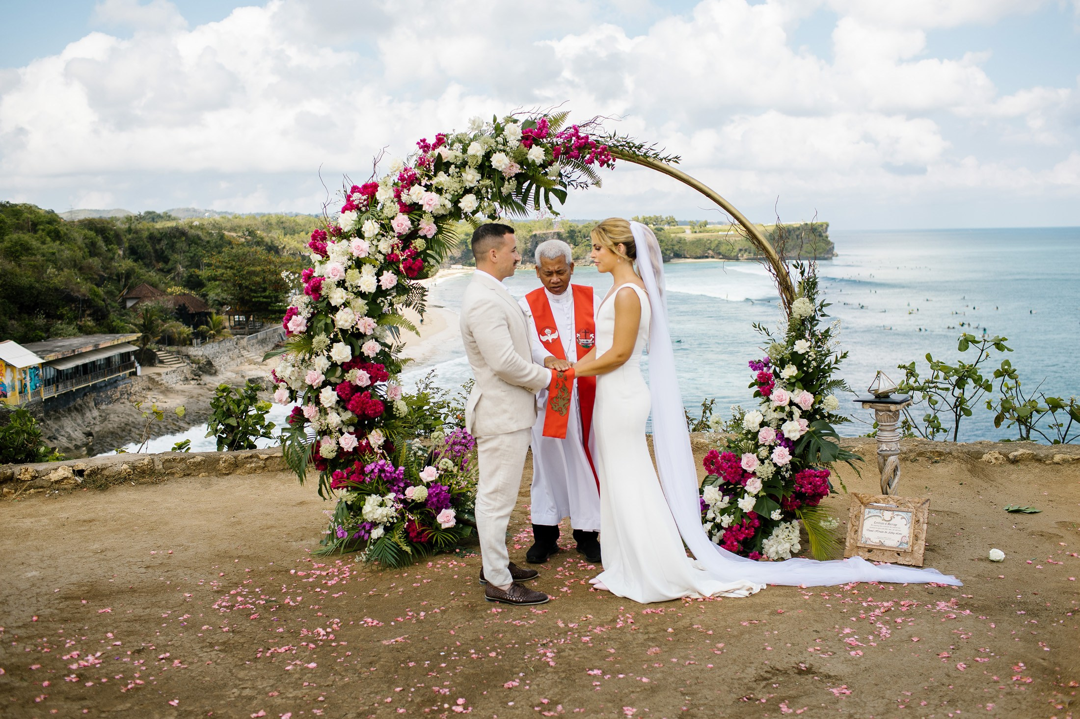 Escape to Bali on a cliff. Get.it.feel — Aesthetic Photography and Videography