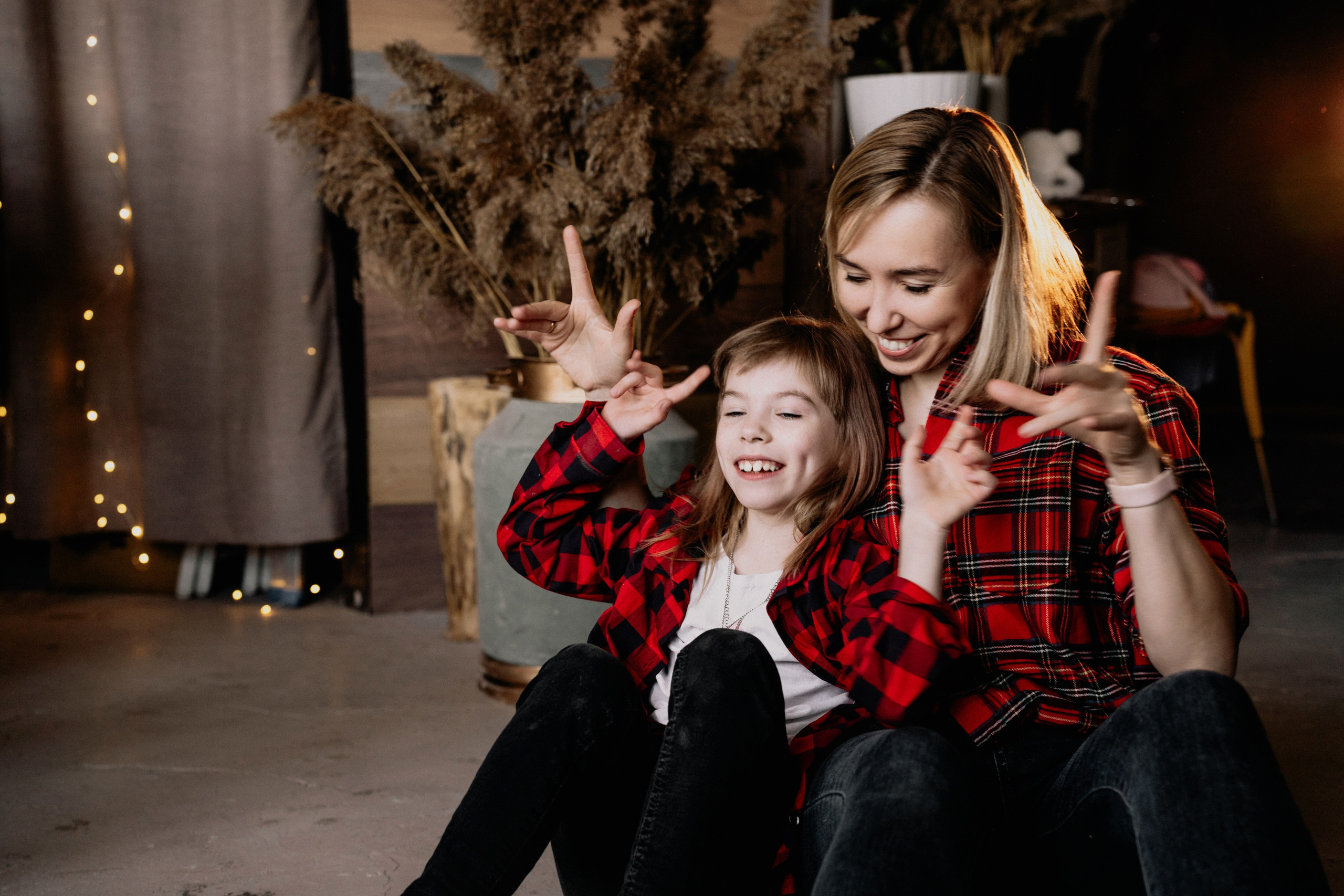 Studio Family Photography with Greenery – Fresh & Elegant. Alisa Tant — Family and newborn photographer Bucks County, Montgomery county, Philadelphia, NJ