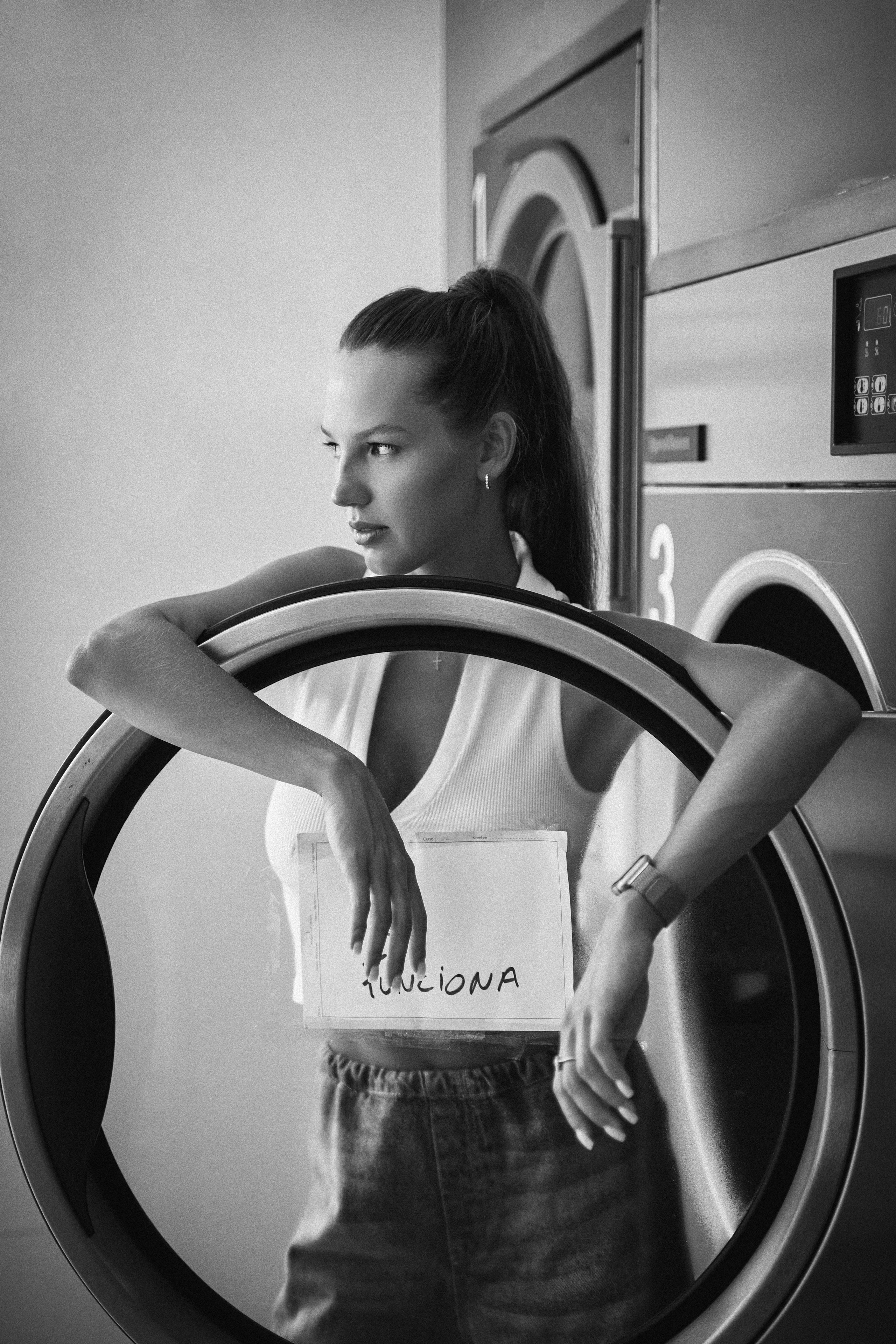 Лена. Большая стирка. Фотограф в Барселоне Жанна Захарченко