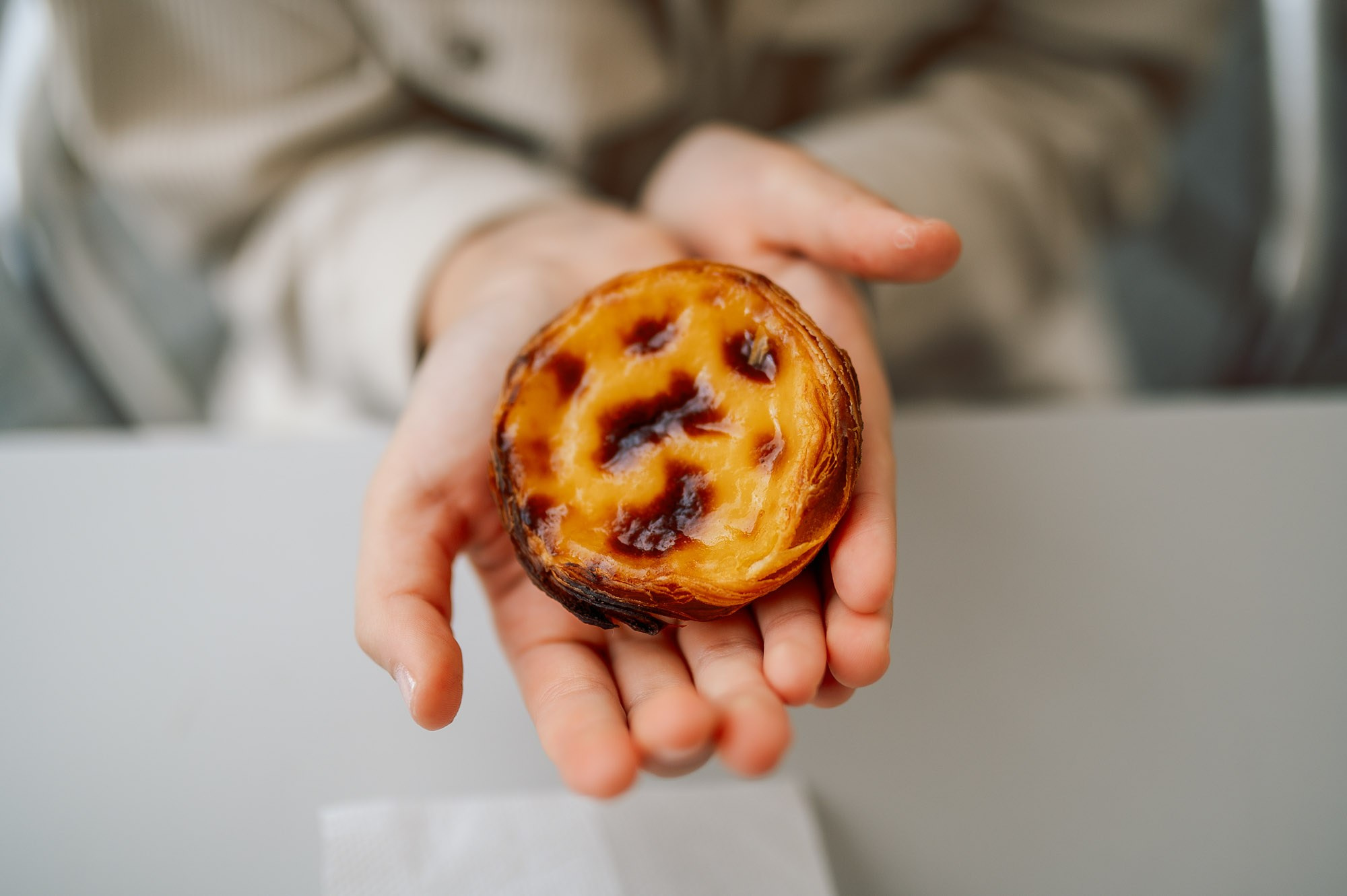 photoshoot in Alfama, Lisbon, фотосессия в Алфаме, Photo shoot for mum and daughter