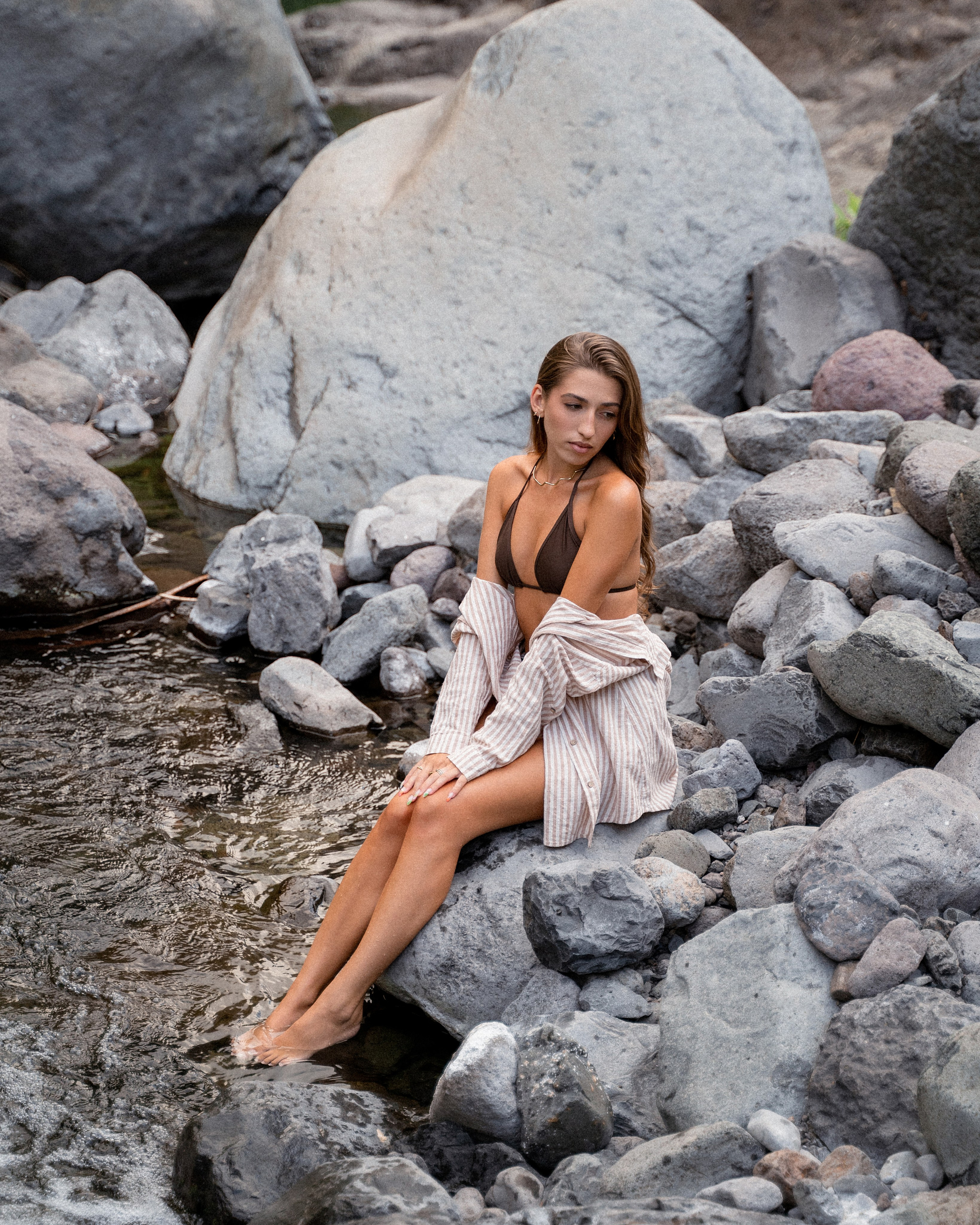 Mountain River Photoshoot with Kayla | Poço dos Chefes, Madeira Portraits. Your photographer in Madeira