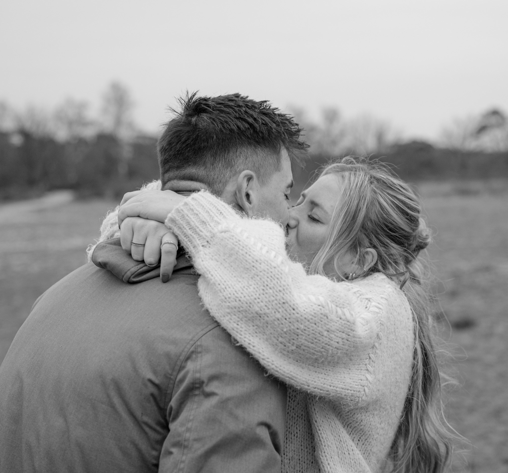 Emotioneel ja-woord van Amy tijdens verloving - Kapture Fotografie