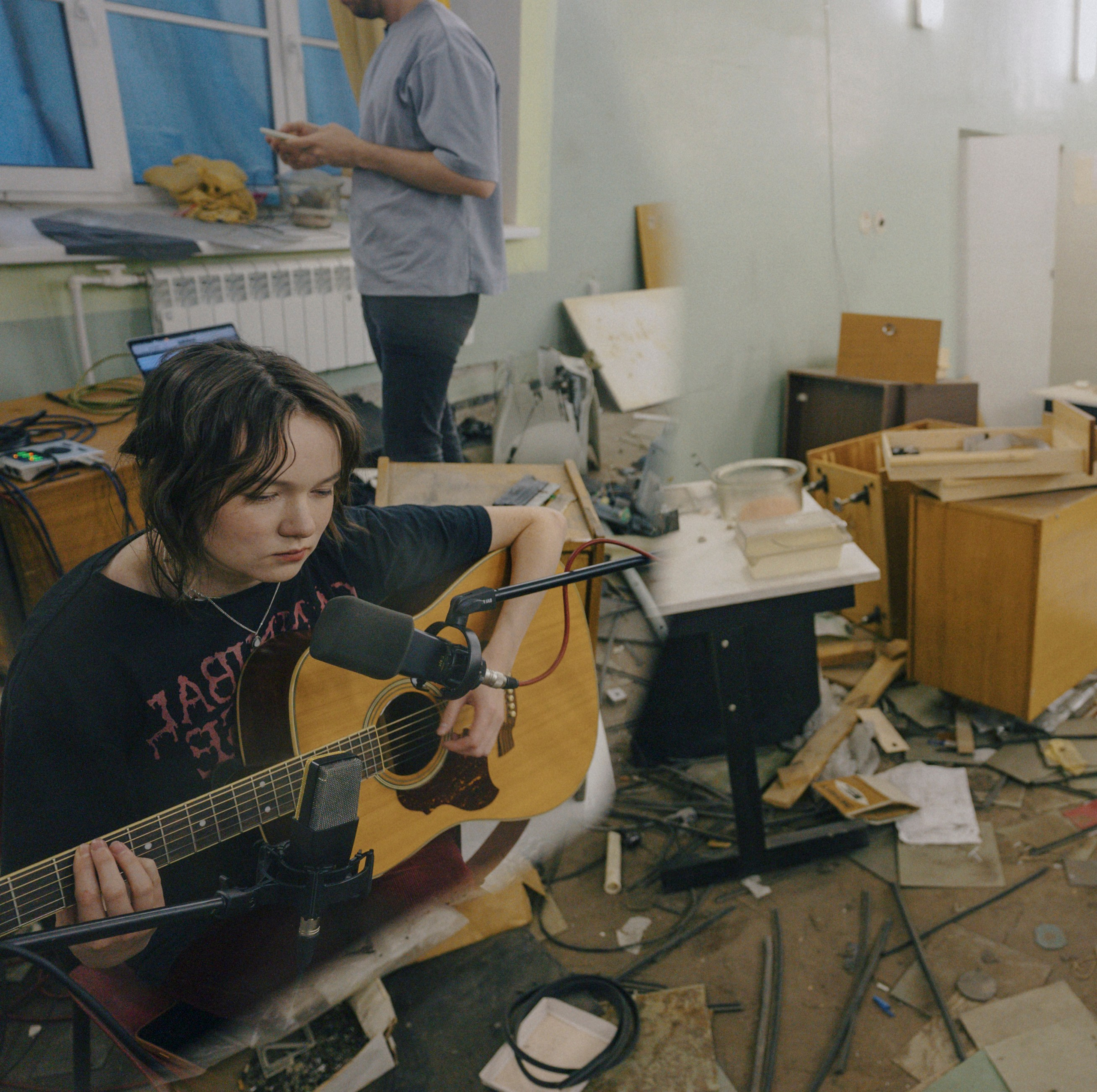 2025. Стрит-фотография, полная абсурда, идиотизма и красоты