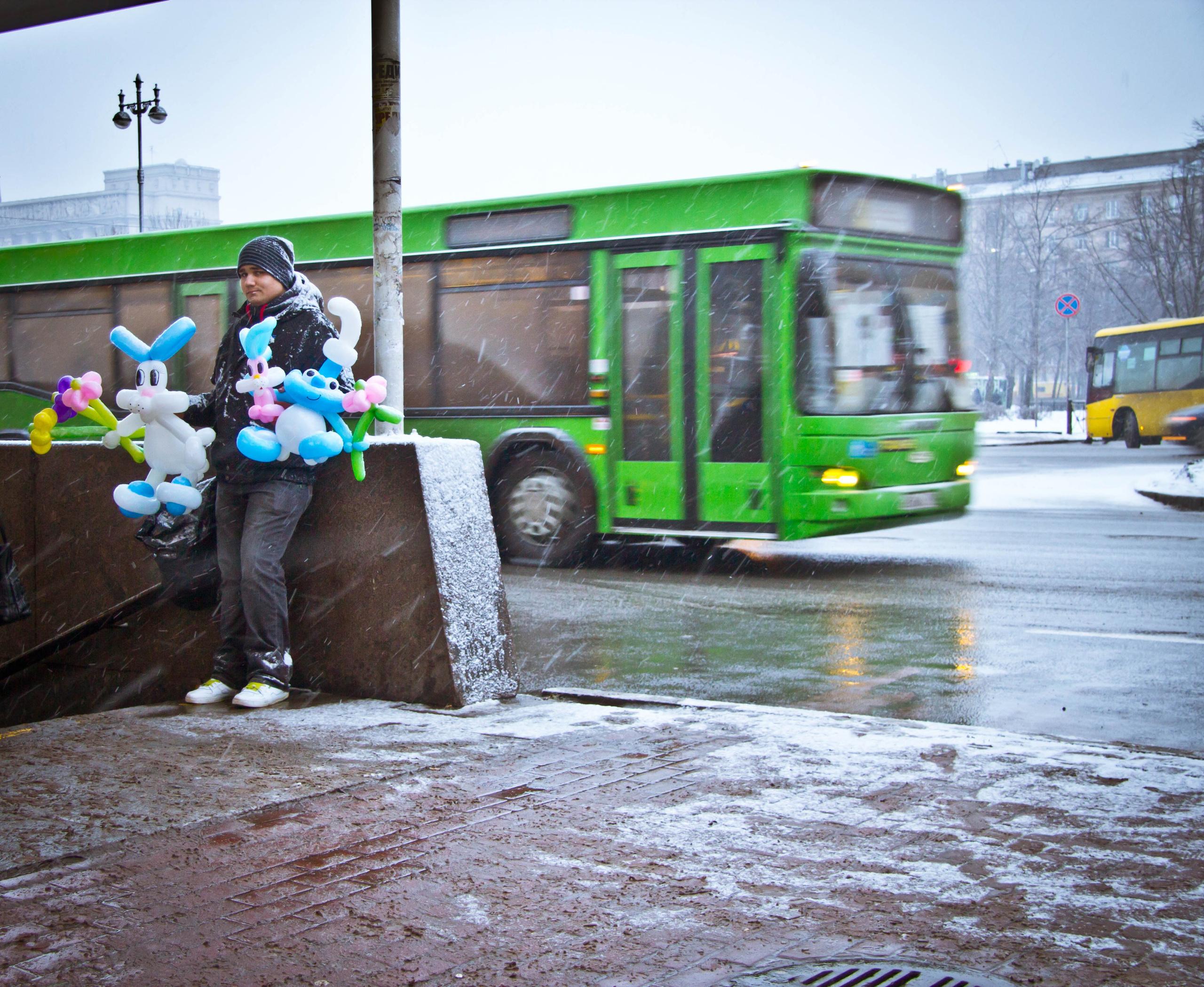 2012. Стрит-фотография, полная абсурда, идиотизма и красоты