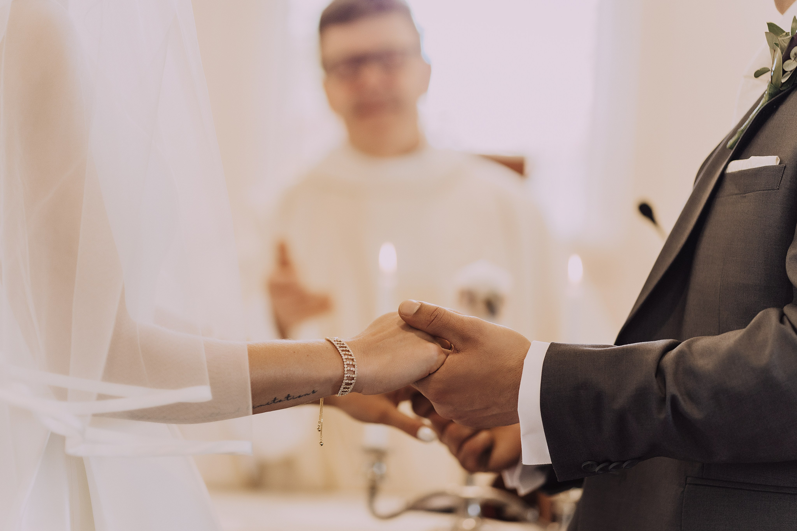 Megan & Oneias. Main