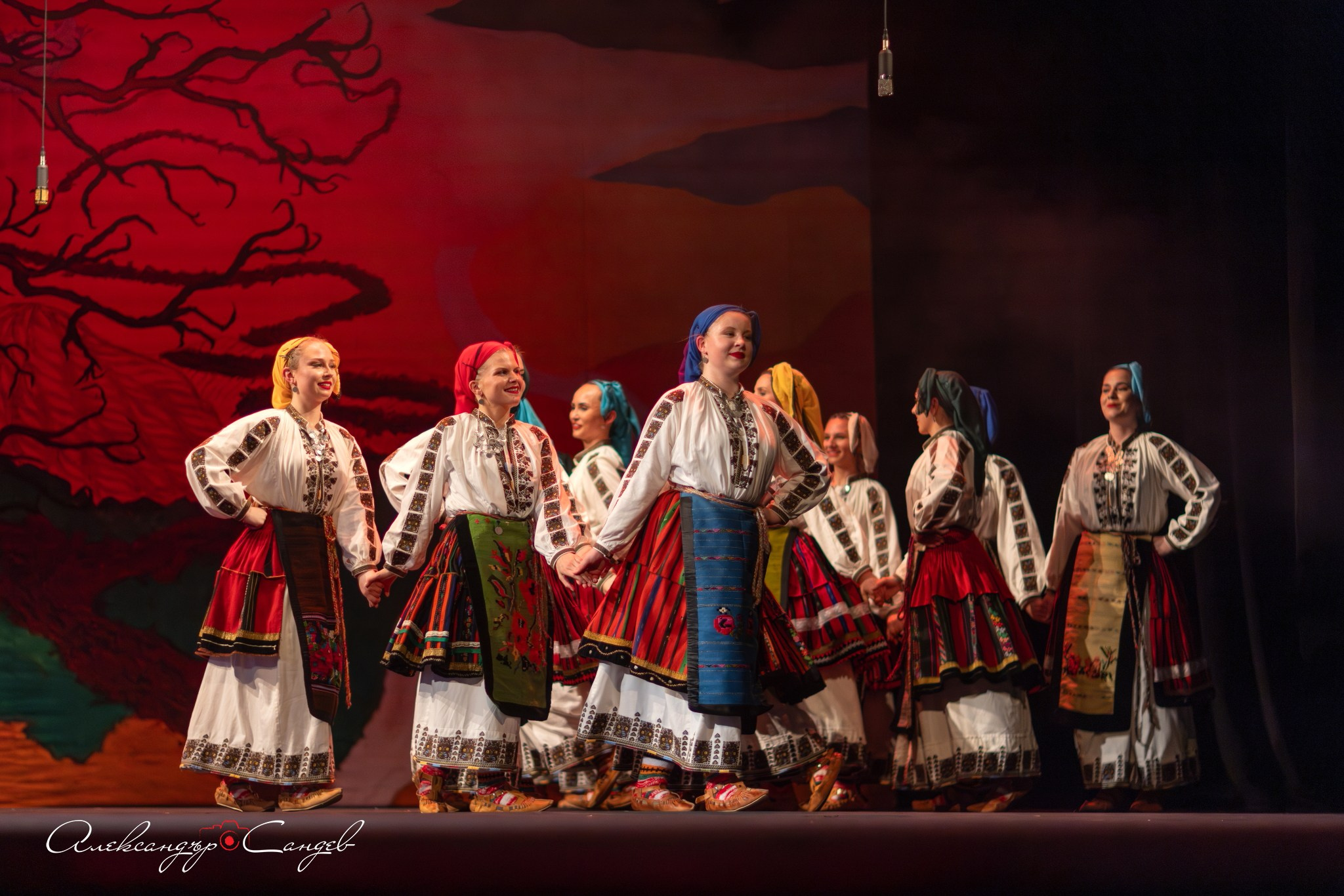 „Змейова сватба“, спектакъл на представителен ансамбъл „Шевица“ - 28.03.2026 -. Александър Сандев - website