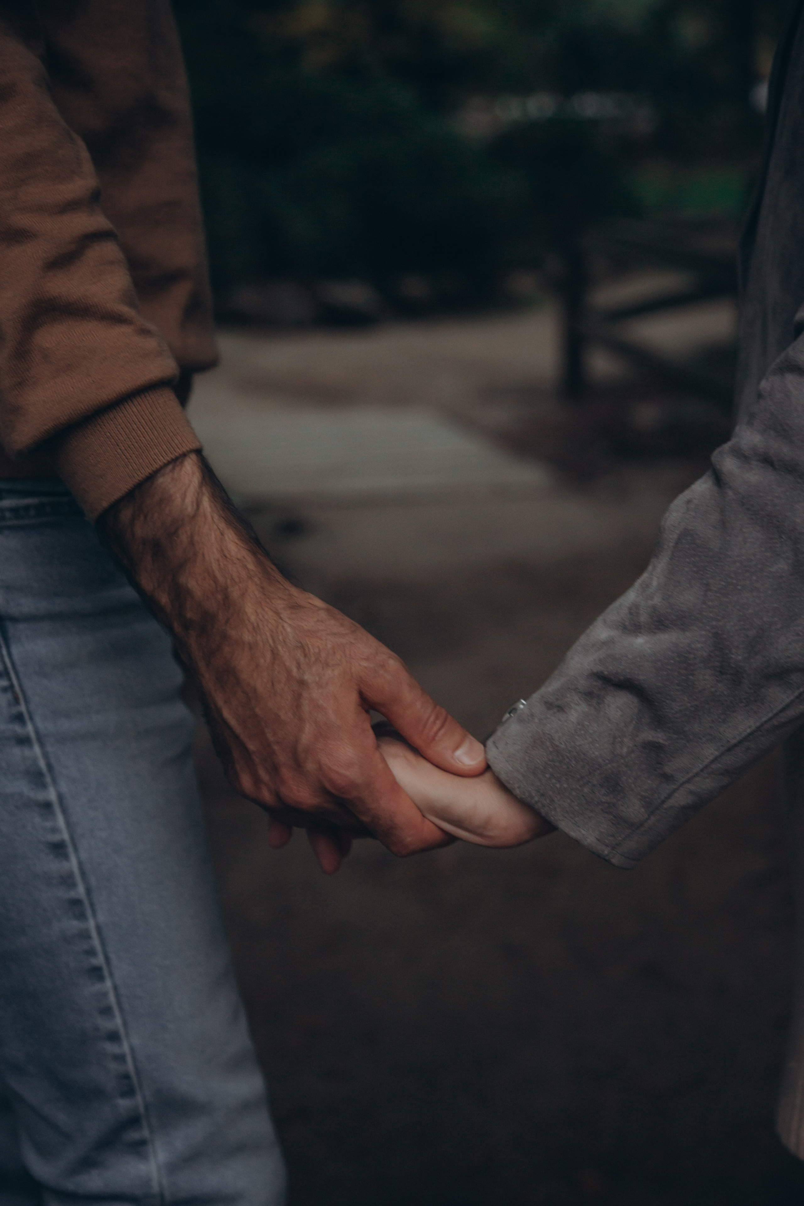 Family in nature. Family and children’s lifestyle photographer Elena Tumanova