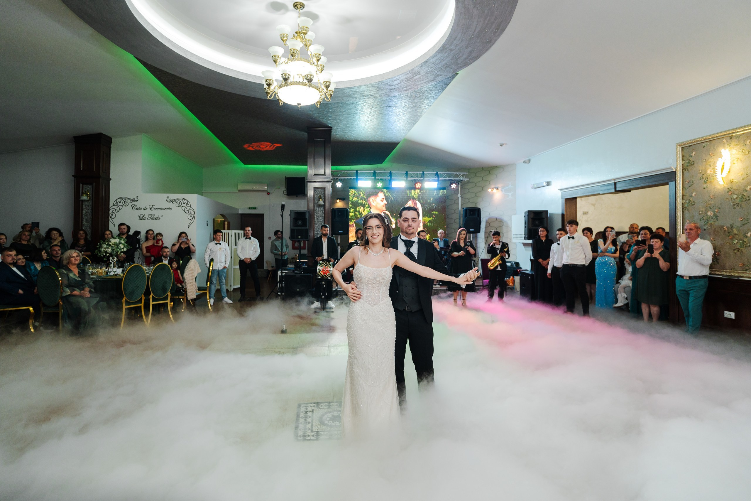 Stefania & Vasi. Ionut Cimpoes FOTOGRAF