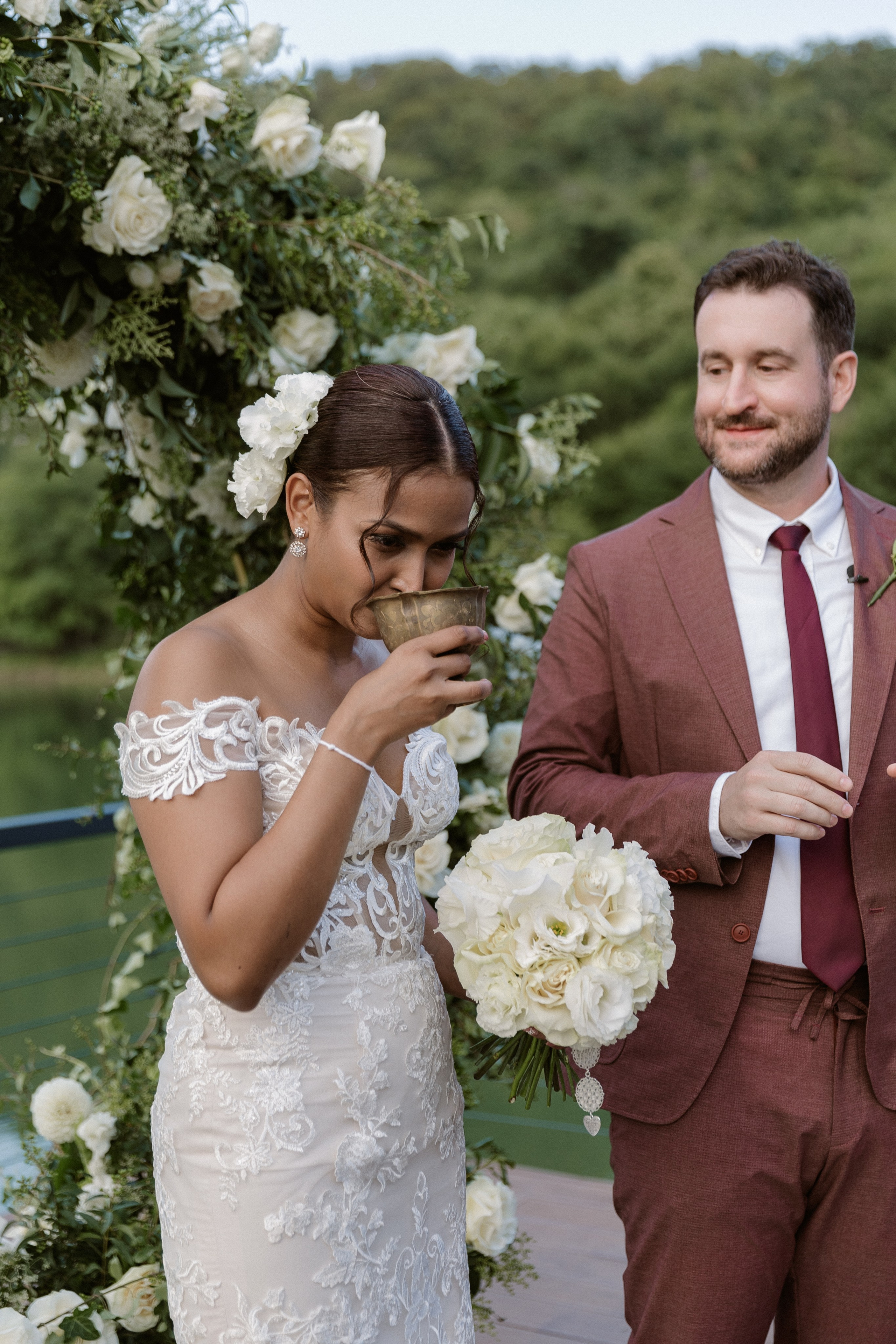 Thesakaya and Kevin. Photographer Anna Nazarenko