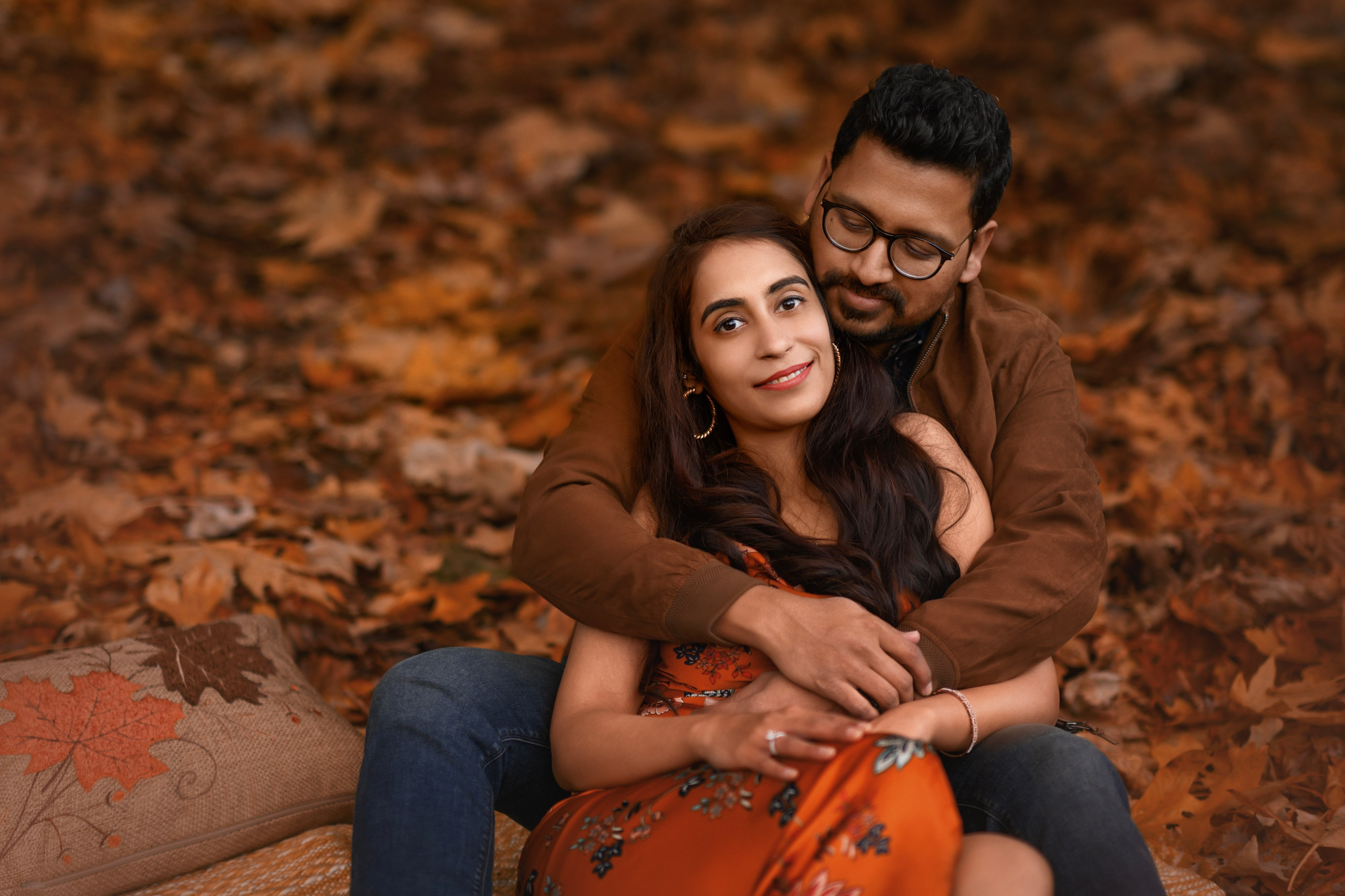 Maalvika with her fiance. Wedding & family photography in Seattle area. Helen Michelle photographer