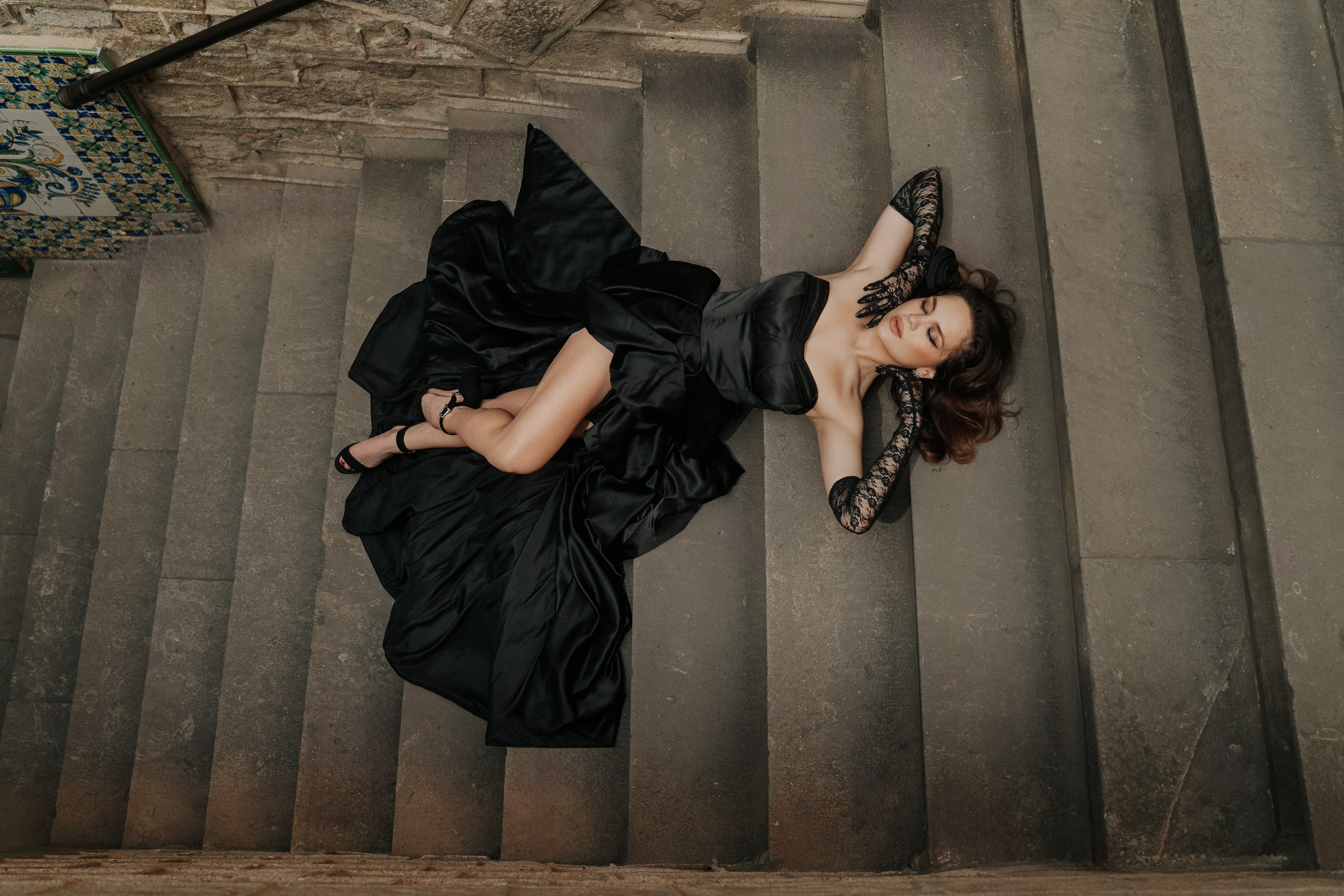 DiaFoto Luxury Dress Photoshoot in Barcelona | Dress Rental & Wow