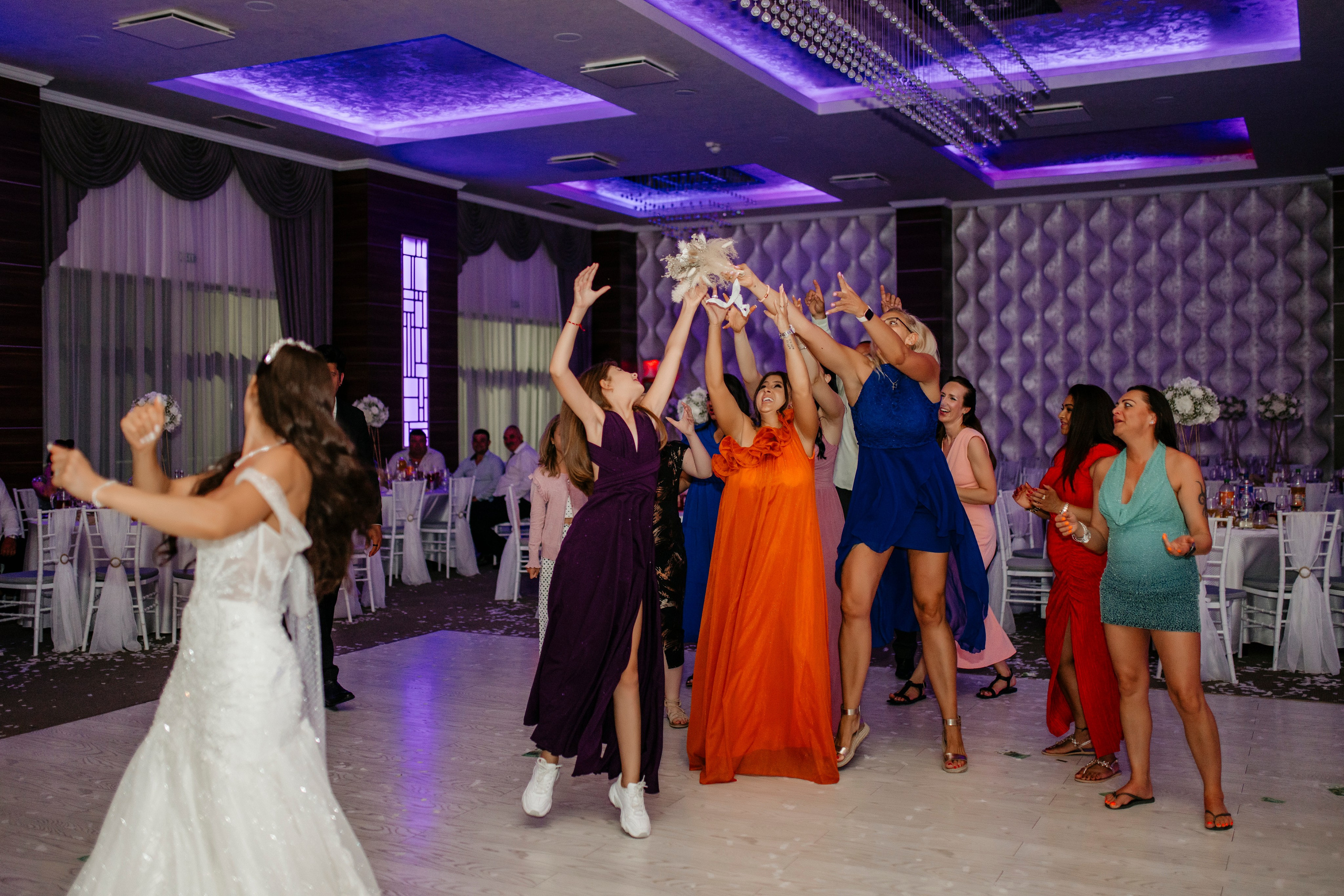 Larisa & Cosmin. Fotograf si Videograf | Nuntă-Botez