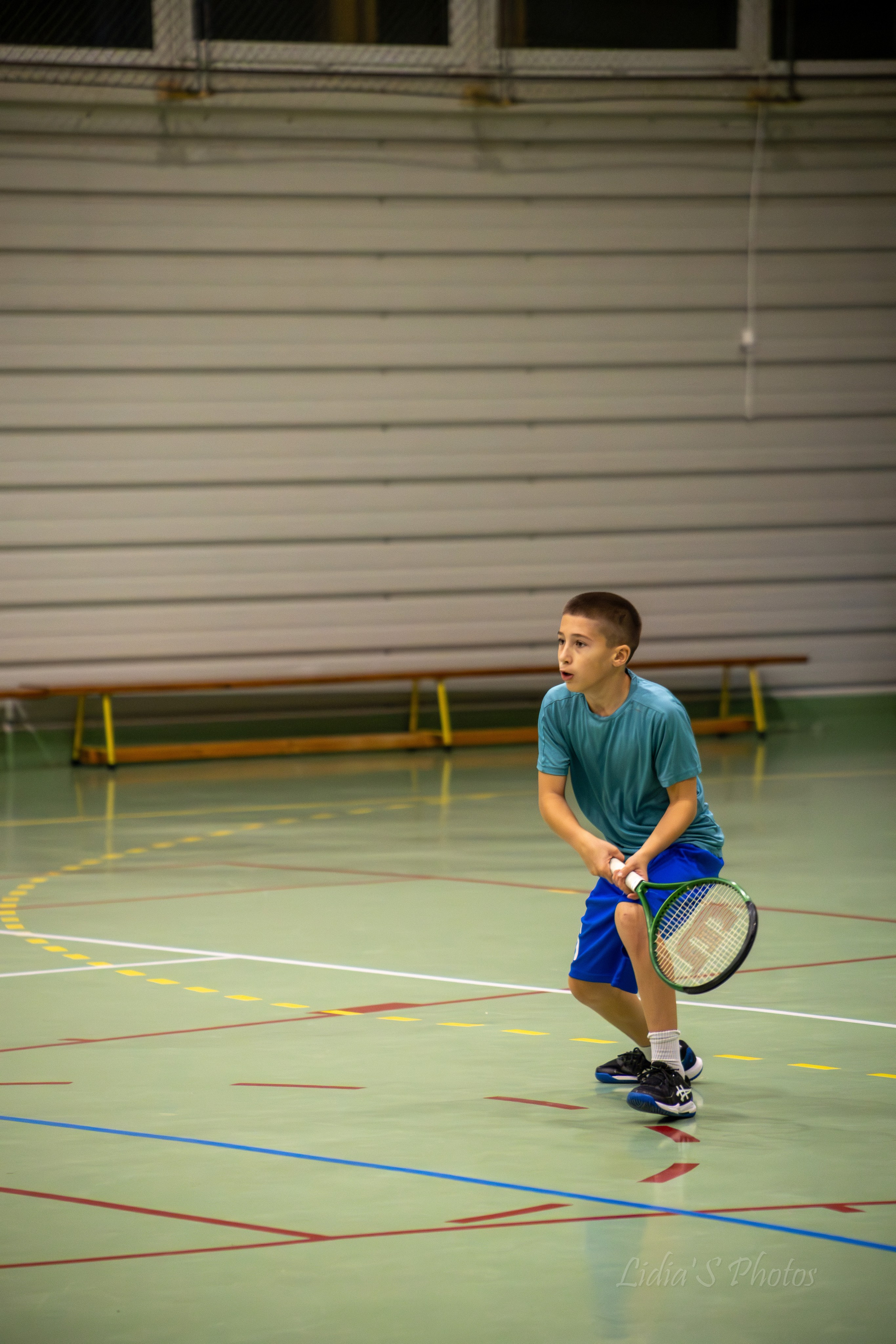 Turneu tenis de camp în sală. Fotograf. Lucrez cu oameni, produse și spații. Portret și fotografie creativă. Bacău, România. Lidia Savinoiu