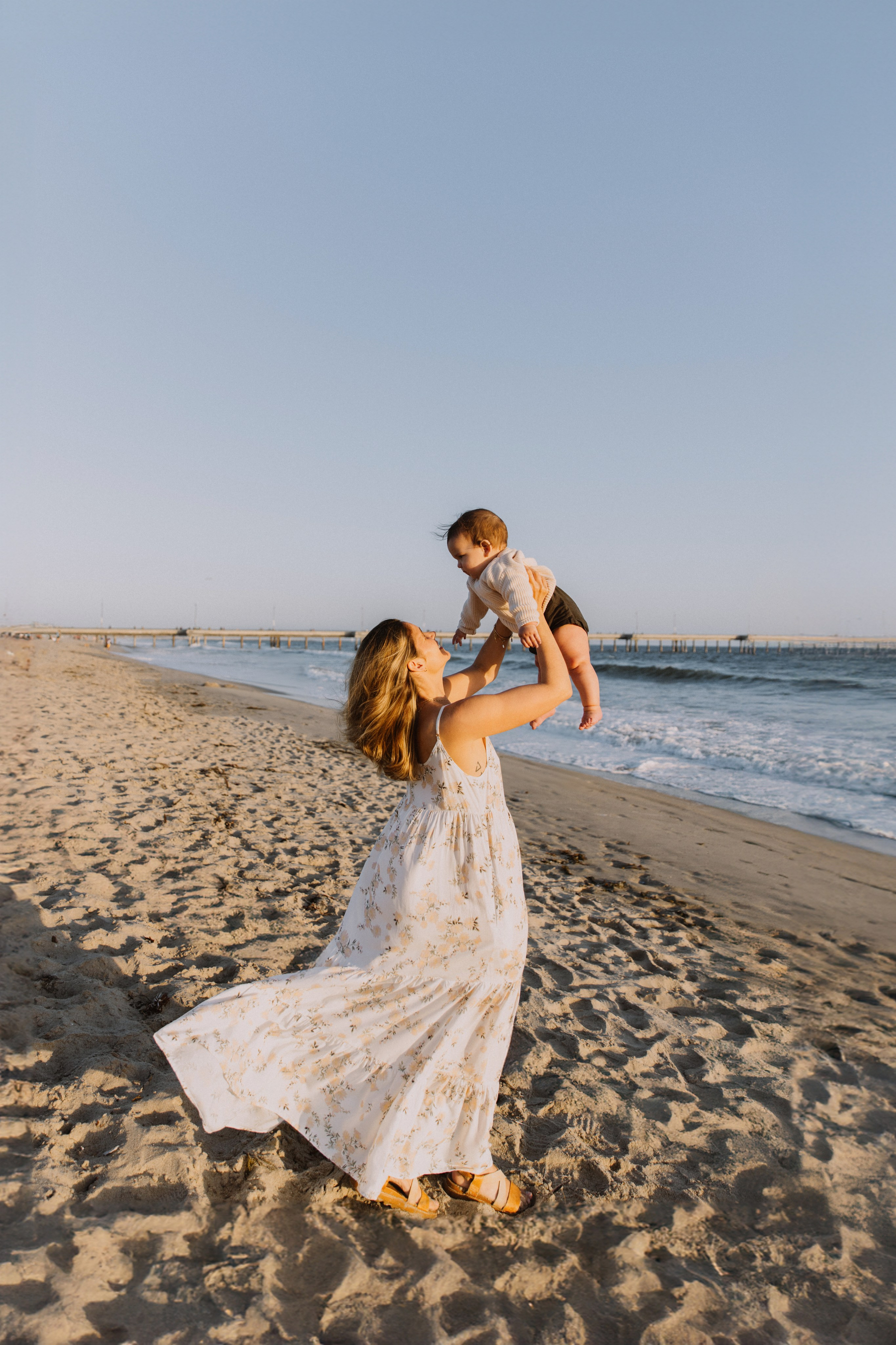 Family Photoshoot at Venice Beach, Los Angeles | Taya Frank. Southern California Family and Couple Photographer