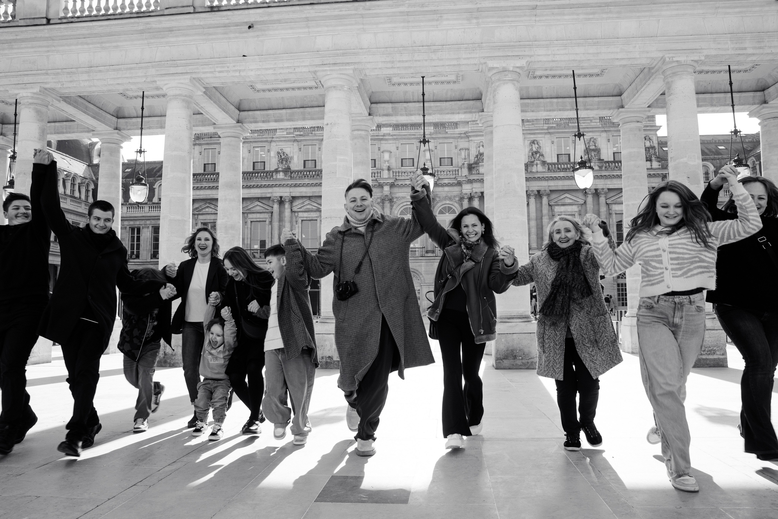 Big Family Photoshoot in Paris — Natural & Lifestyle Moments. Paris Wedding Photographer