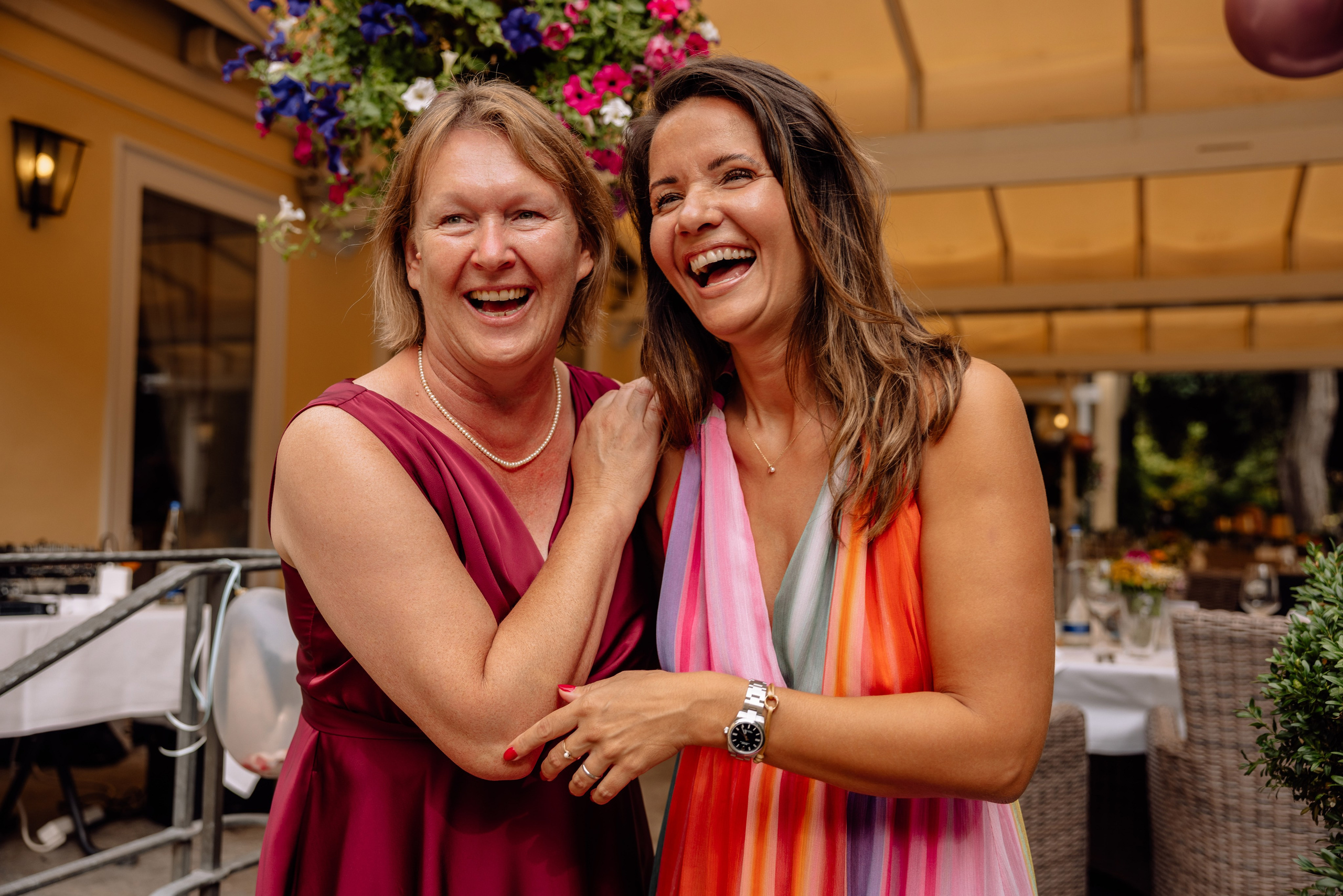 Sandra und Kevin: Standesamt Unterföring und Friedensengel. Hochzeitsfotograf München Taufe Familienfotograf Tanja Mauke