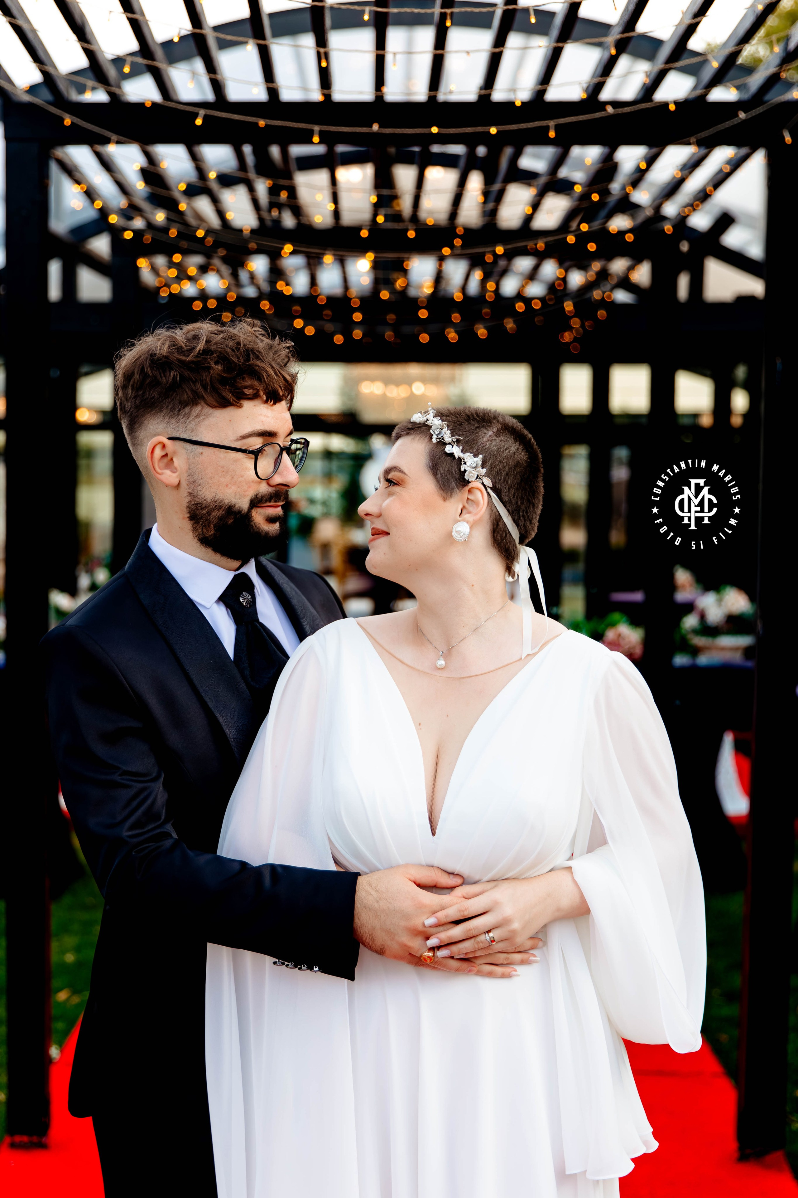 WEDDING PHOTOGRAPHY. DESPRE NOI