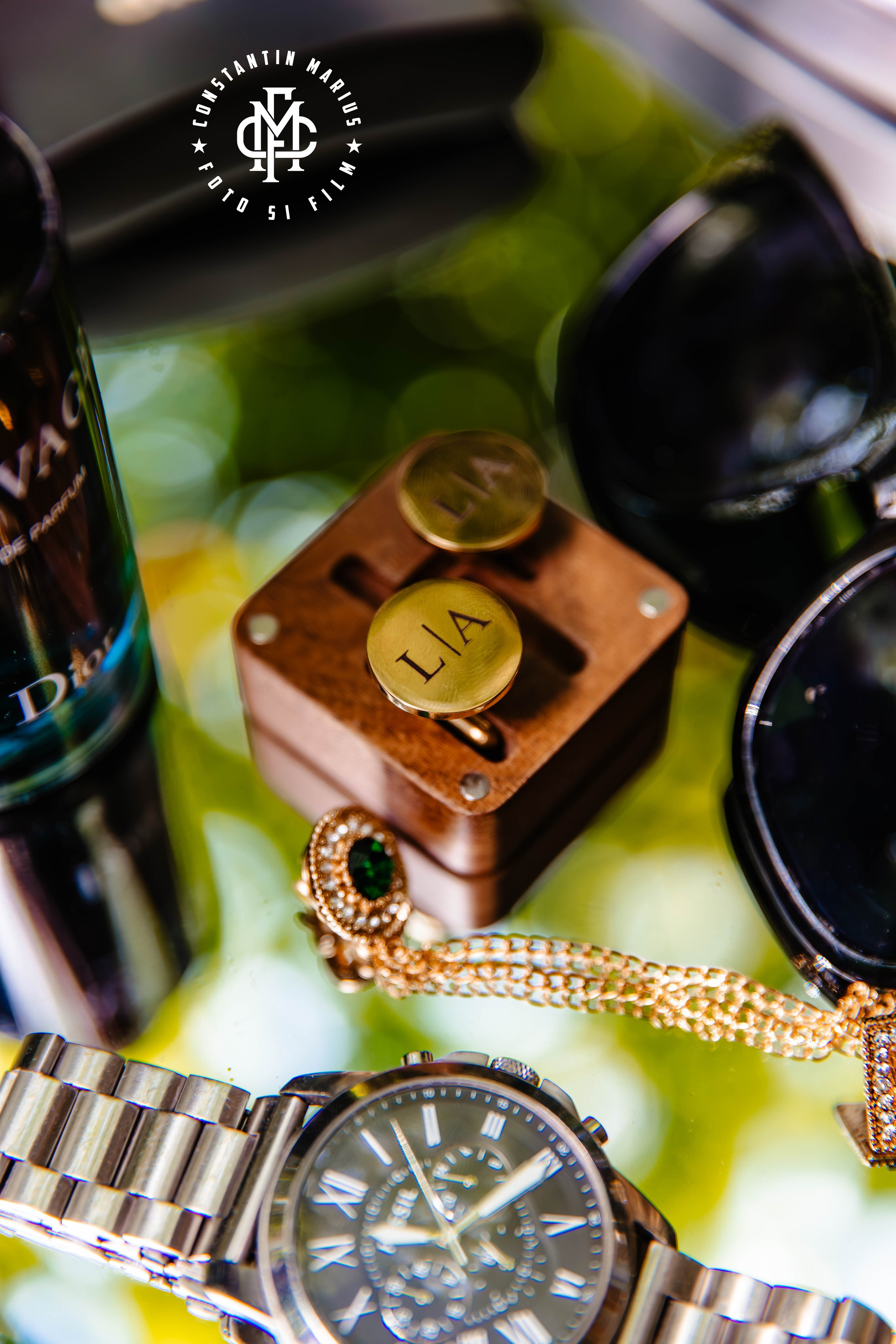 WEDDING PHOTOGRAPHY. DESPRE NOI