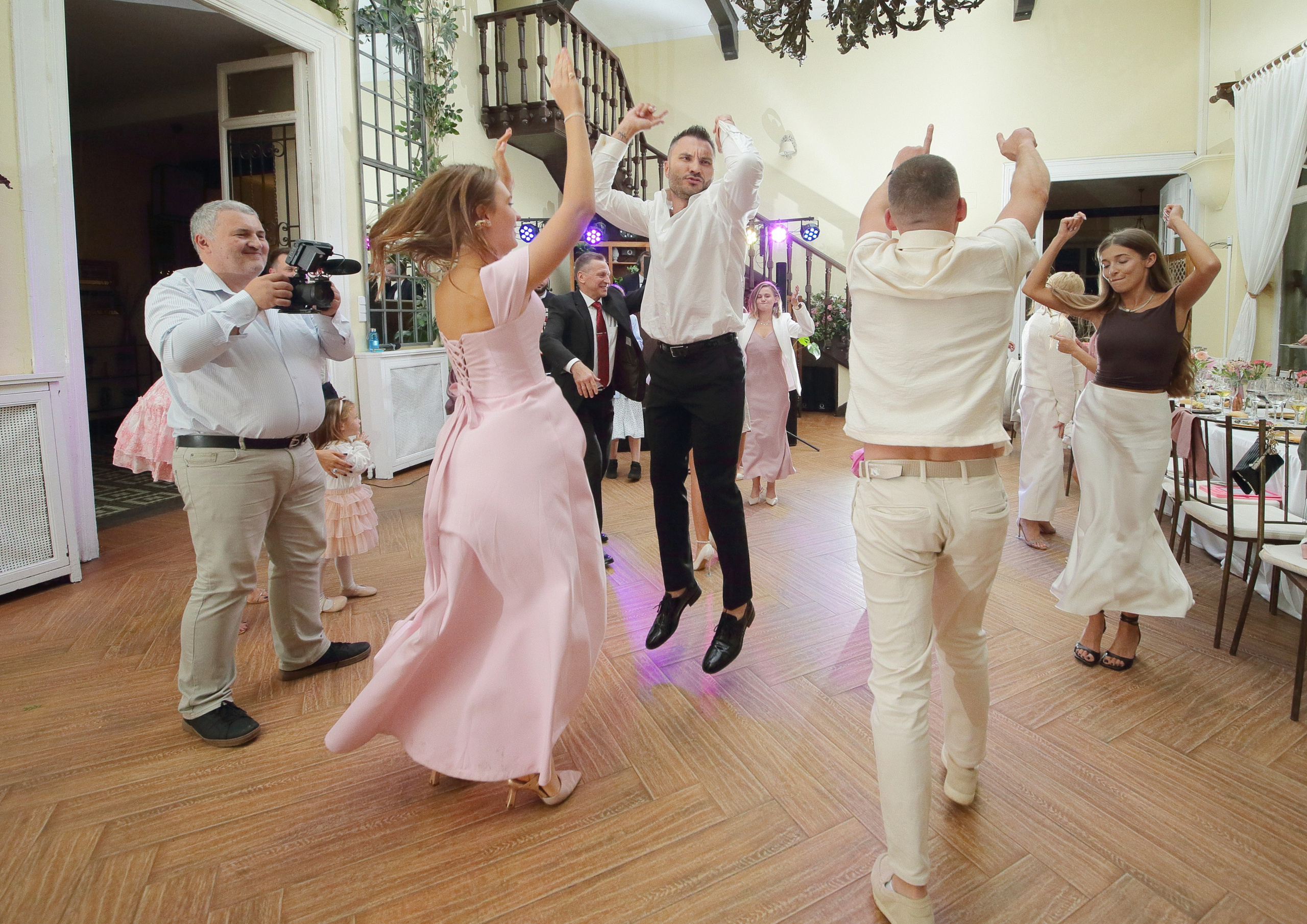 Madrid. Finca El Gasco. Luxury wedding, portrait, family photographer over Europe