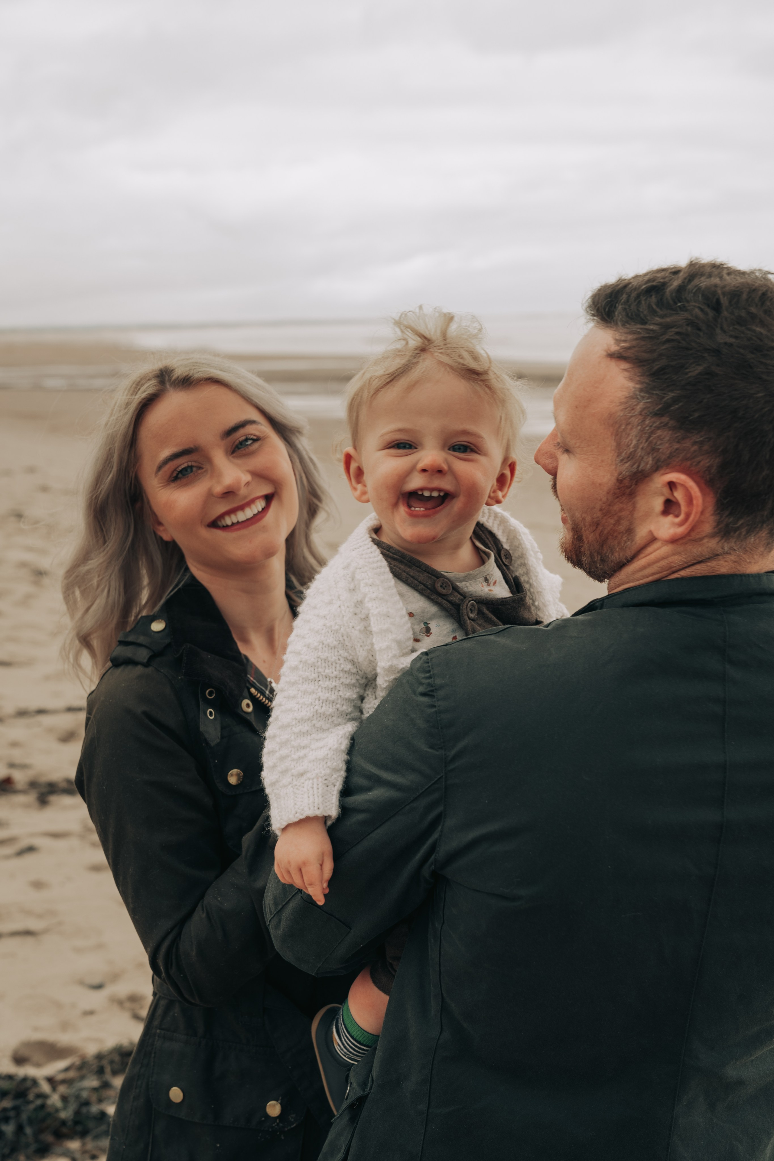 Family photo session on the Cresswell beach, Northumberland 