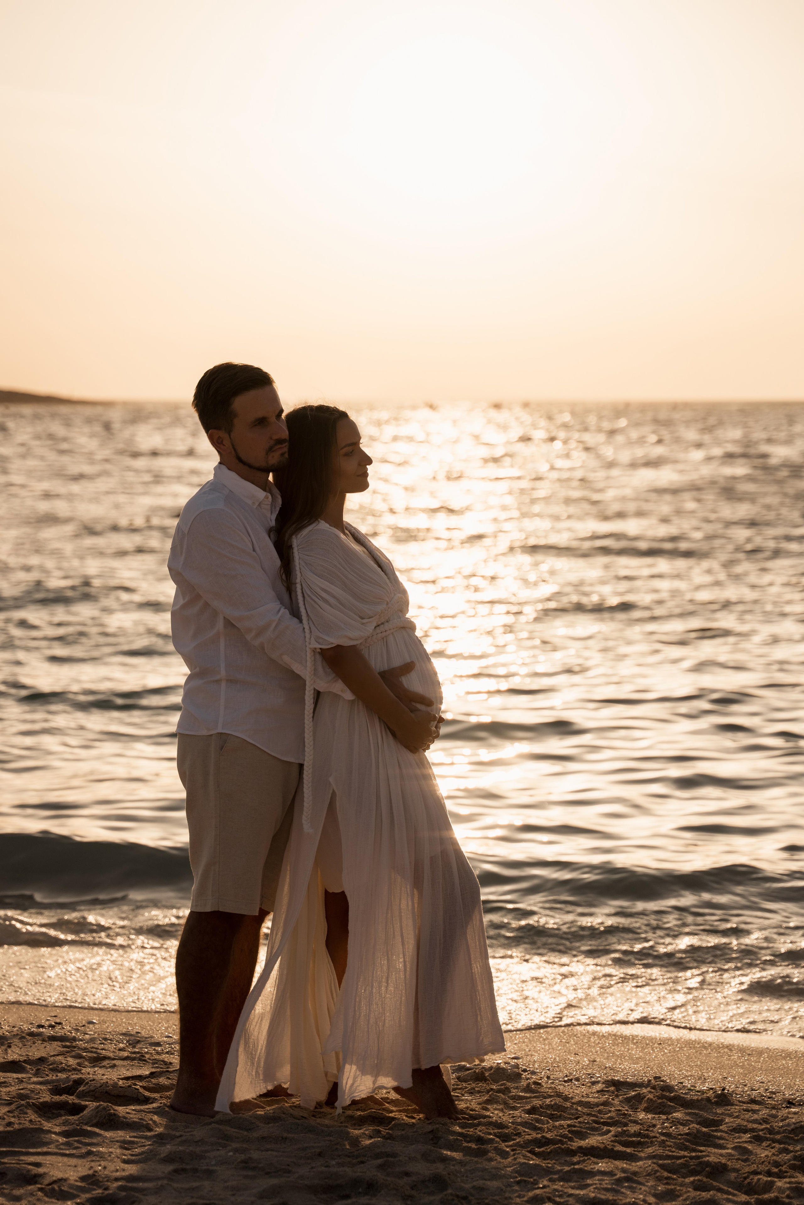 Golden Hour Glow. Angela Iakovleva — Family Photographer in Dubai