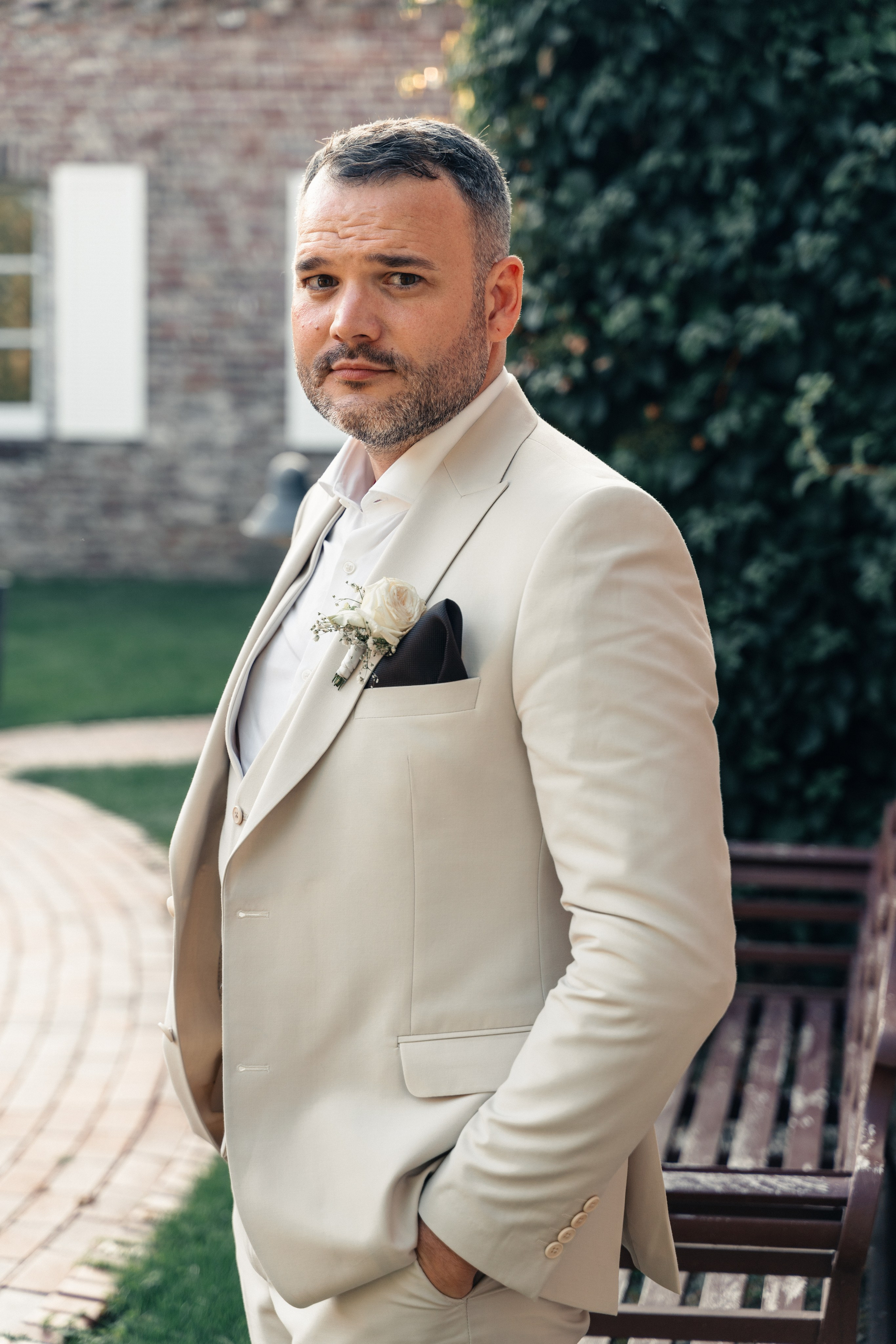 D & M im Restaurant Elfrather Mühle. Wedding Photographer Germany