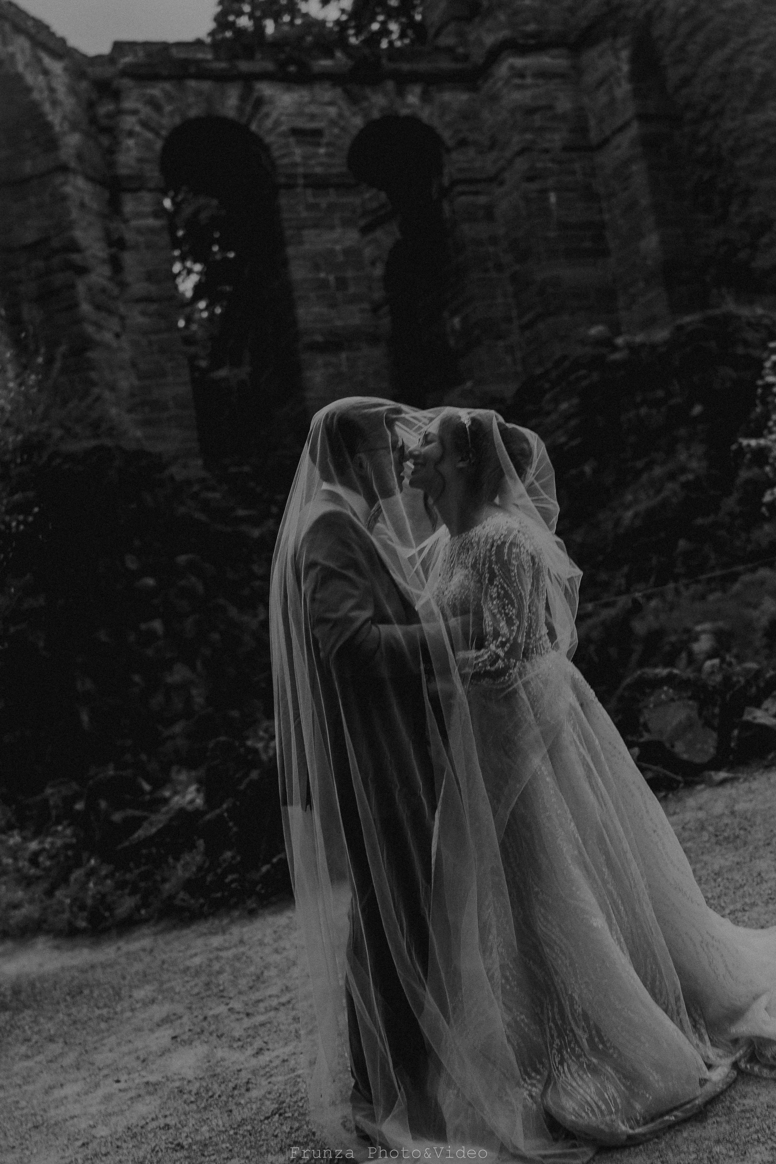 Diana & Cristian / Trash the dress. Foto / Video nunta Deva, Hunedoara