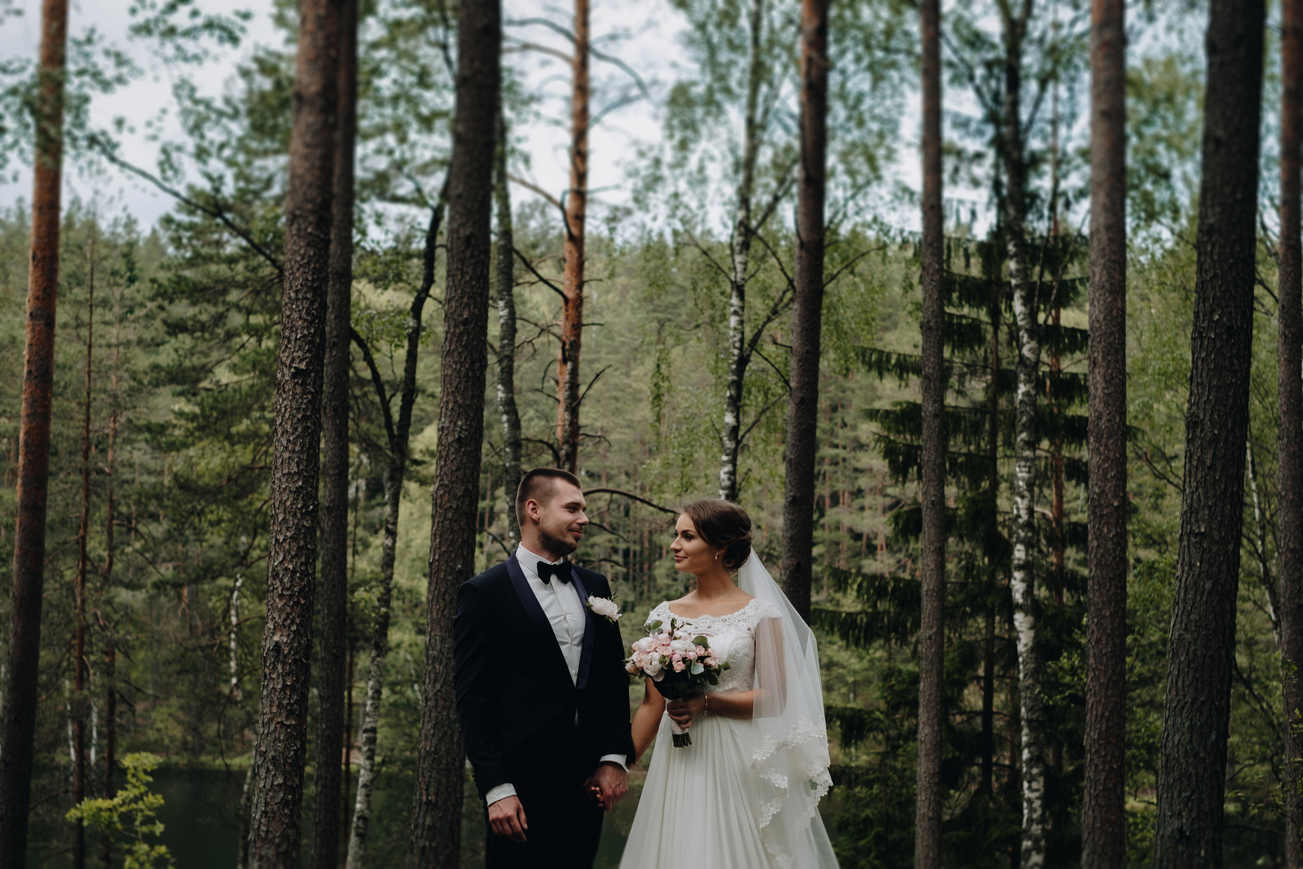Kāzu stāsts Henrijs & Kristīne. Kāzu × Ģimenes notikumu fotografs Edgars Kalniņš