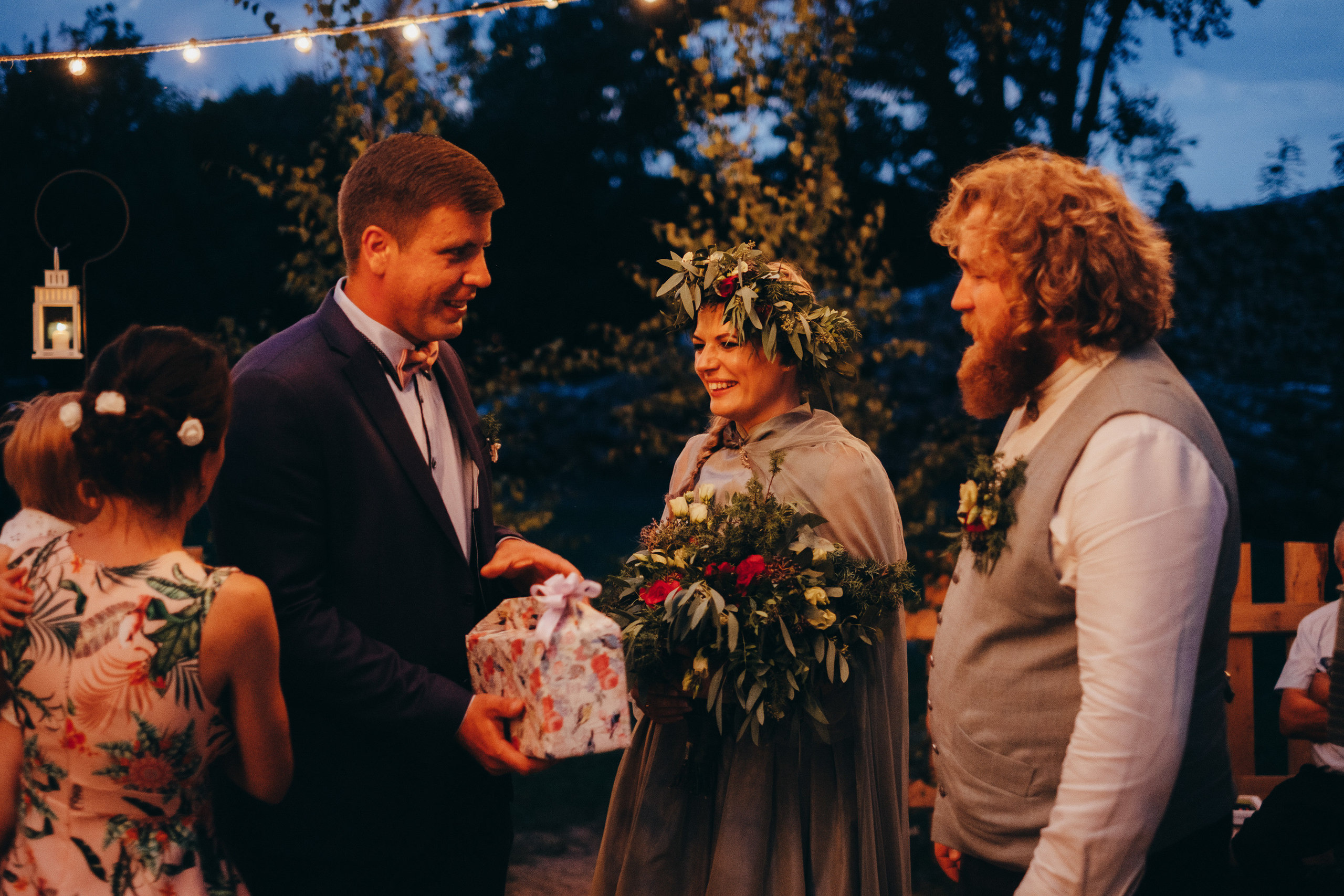 Kāzu stāsts Madara & Ingus. Kāzu × Ģimenes notikumu fotografs Edgars Kalniņš