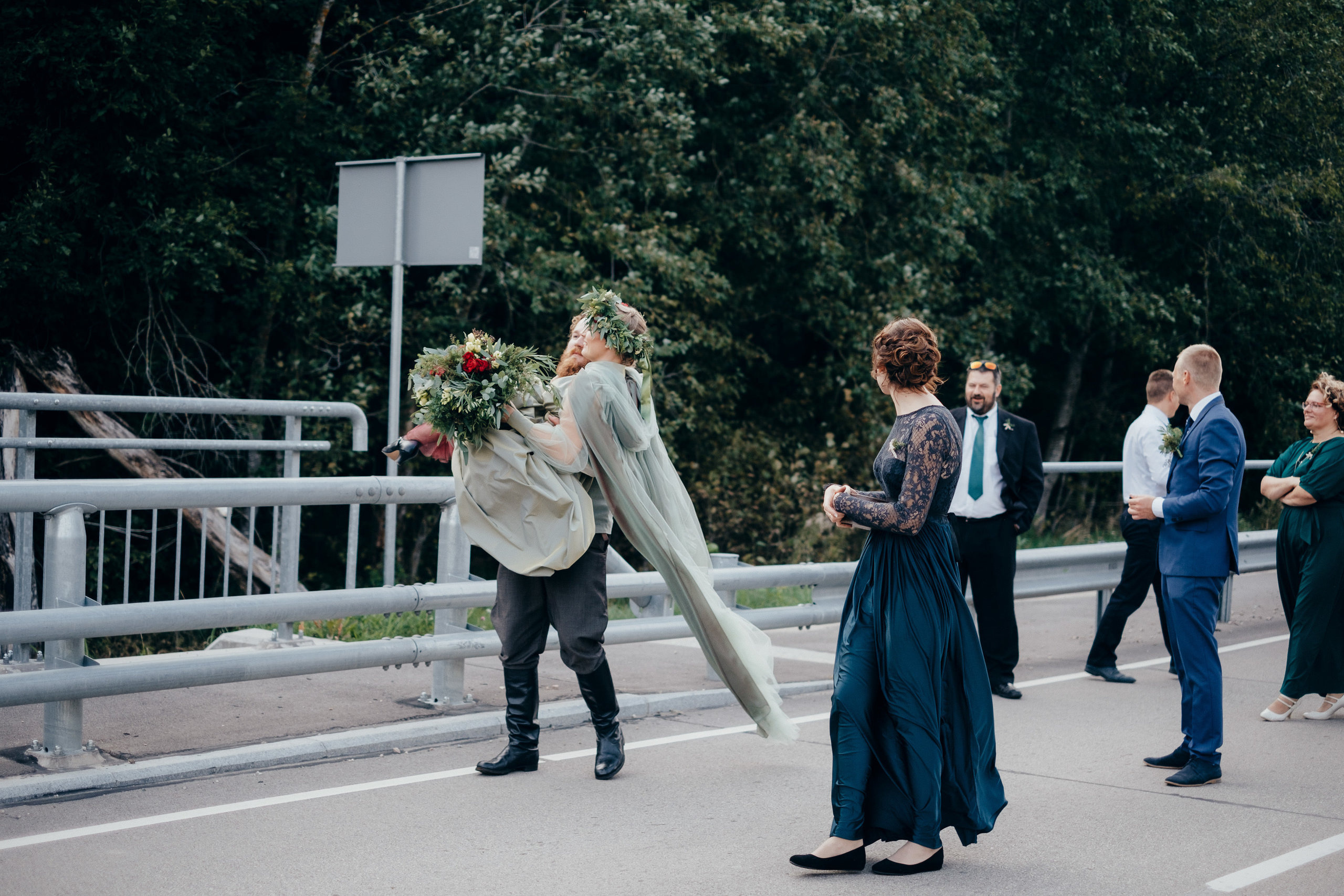 Kāzu stāsts Madara & Ingus. Kāzu × Ģimenes notikumu fotografs Edgars Kalniņš