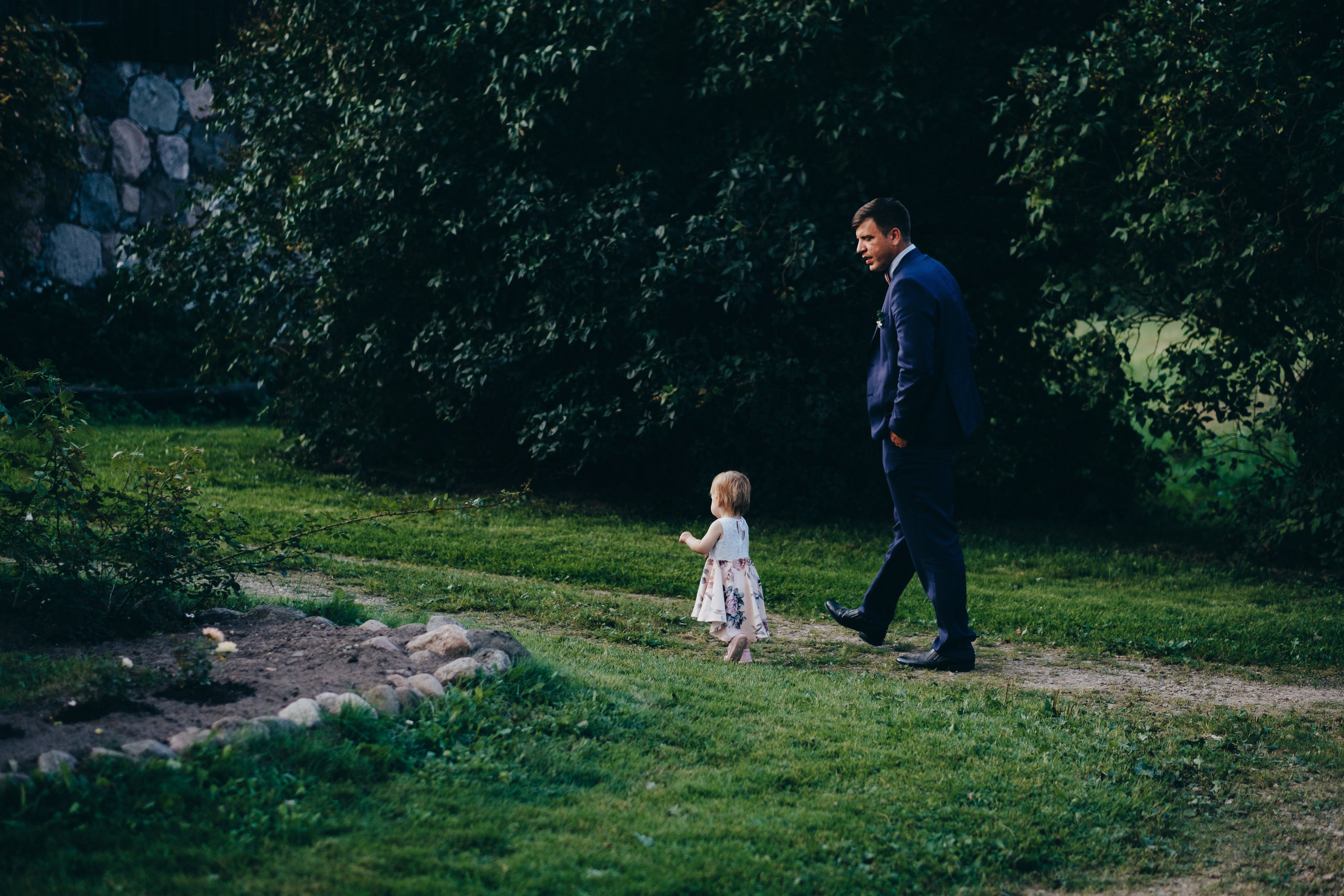 Kāzu stāsts Madara & Ingus. Kāzu × Ģimenes notikumu fotografs Edgars Kalniņš