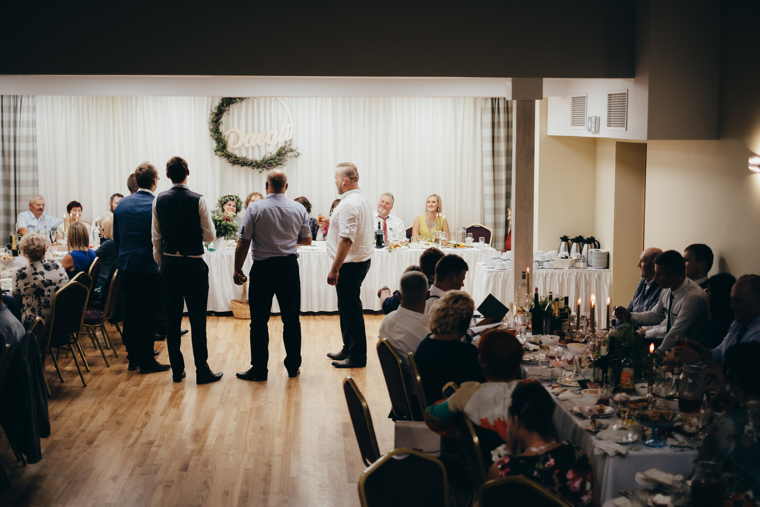 Kāzu stāsts Madara & Ingus. Kāzu × Ģimenes notikumu fotografs Edgars Kalniņš
